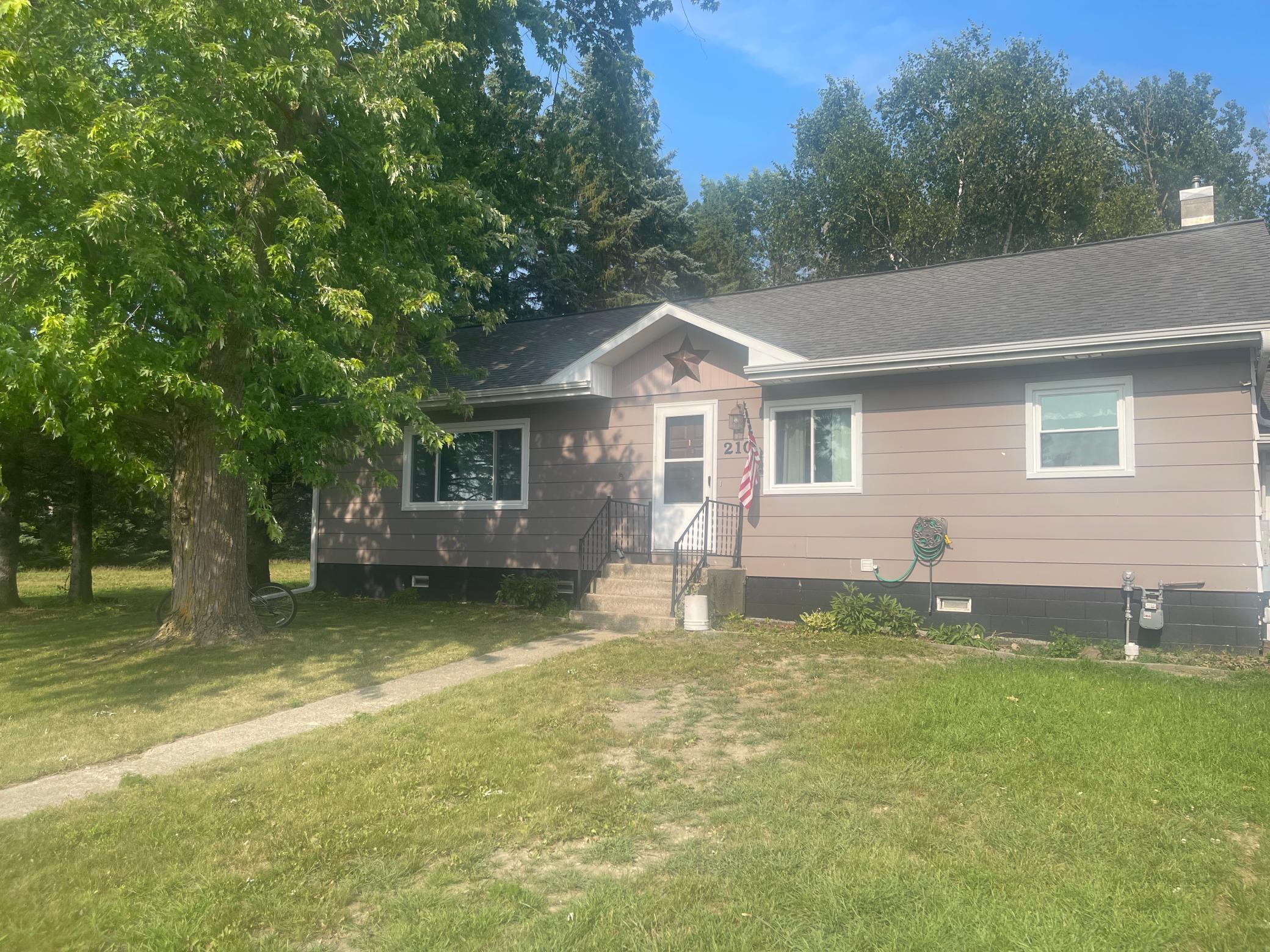 1979 single family home for sale at 210 3rd Avenue NE in Bertha, MN — 3 bed, 2 bath