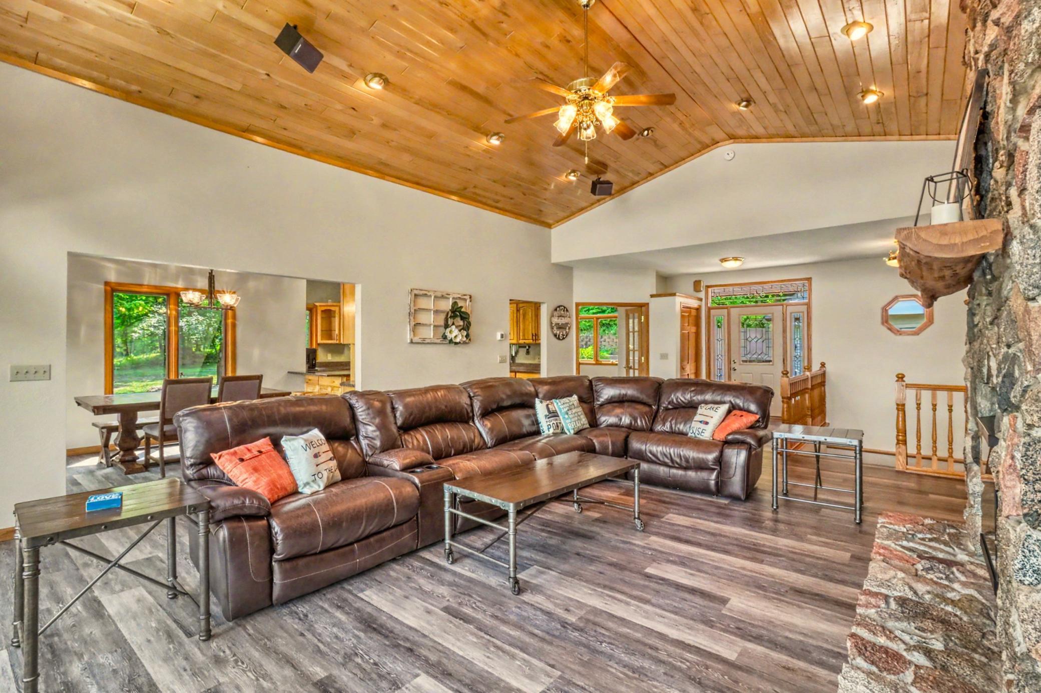 1998 single family home for sale at 49618 Leek Lake Drive in Vergas, MN — 5 bed, 4 bath (photo 12 of 96)