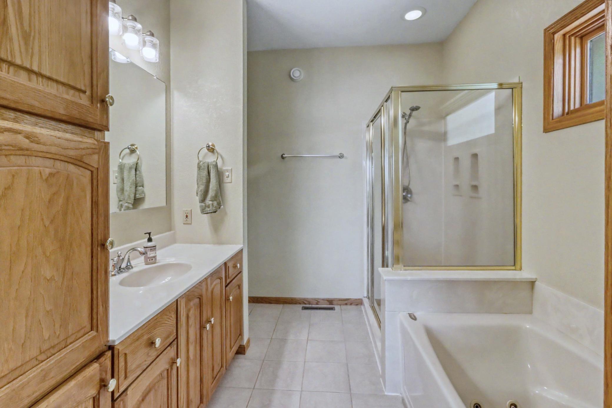 1998 single family home for sale at 49618 Leek Lake Drive in Vergas, MN — 5 bed, 4 bath (photo 34 of 96)