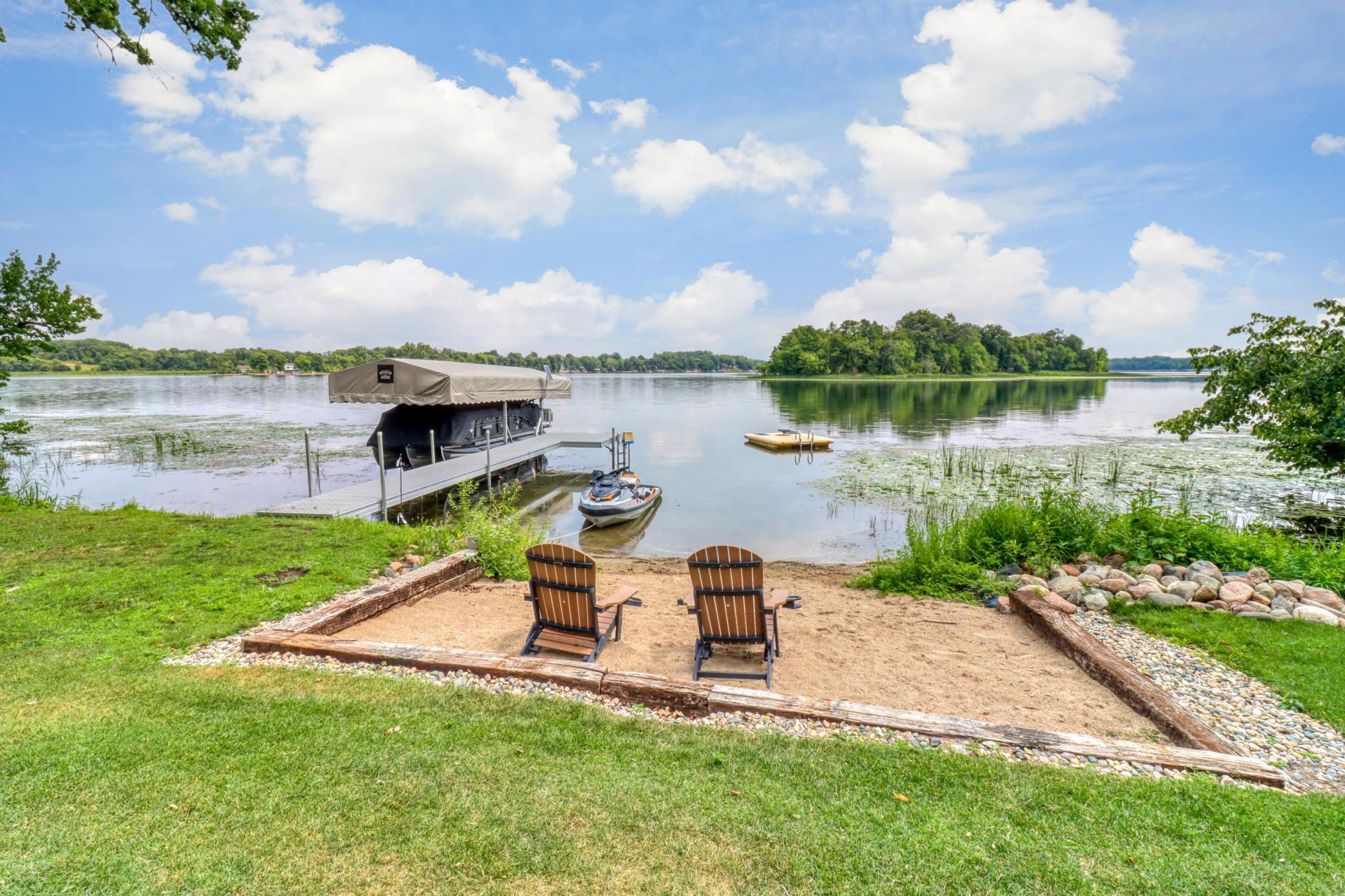 1998 single family home for sale at 49618 Leek Lake Drive in Vergas, MN — 5 bed, 4 bath (photo 5 of 96)