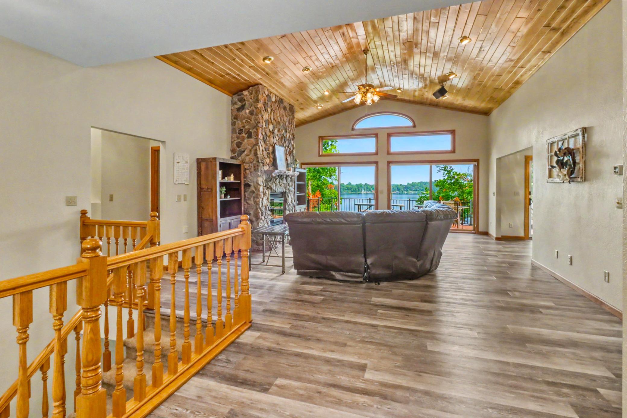 1998 single family home for sale at 49618 Leek Lake Drive in Vergas, MN — 5 bed, 4 bath (photo 7 of 96)