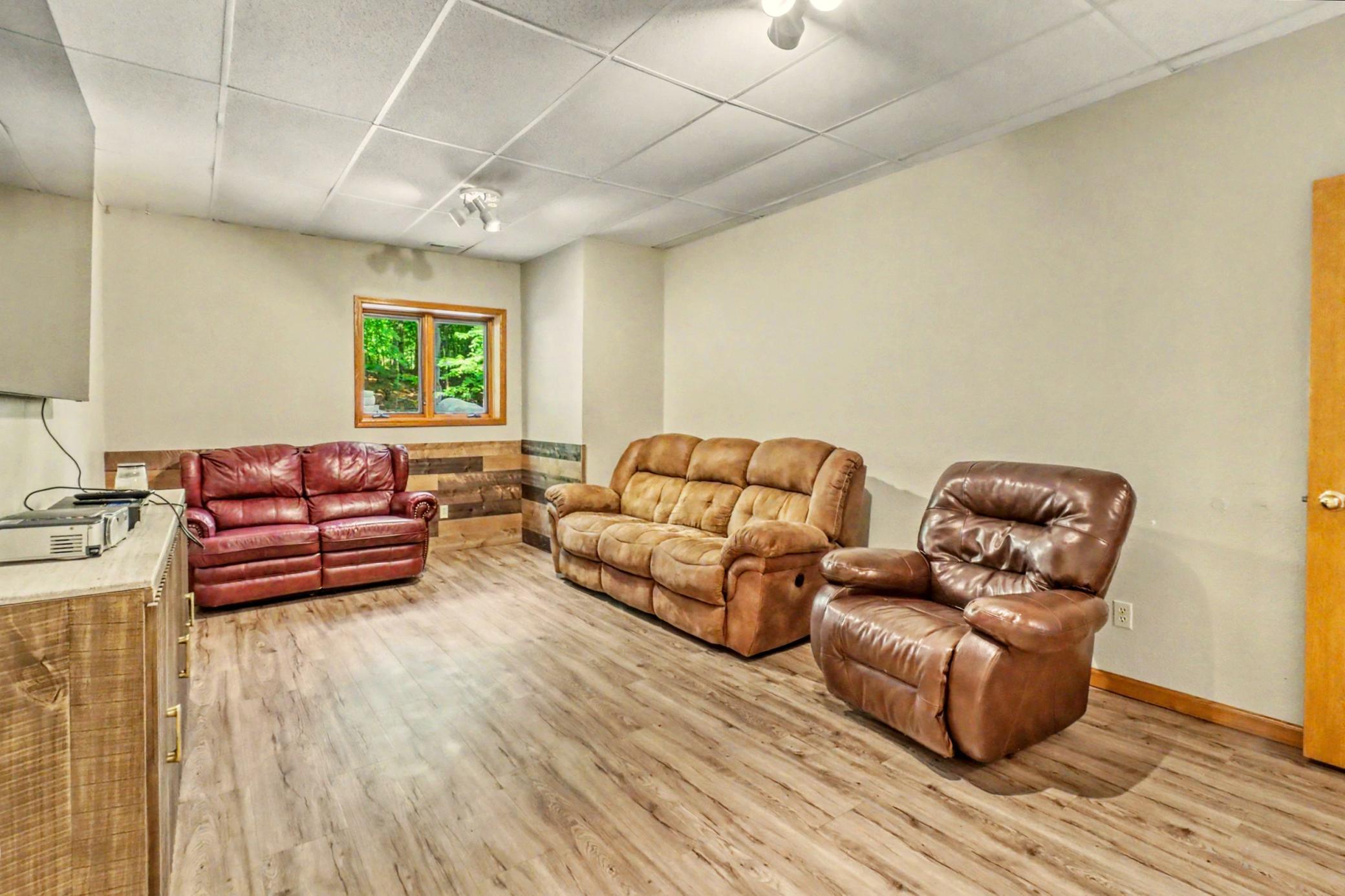1998 single family home for sale at 49618 Leek Lake Drive in Vergas, MN — 5 bed, 4 bath (photo 61 of 96)