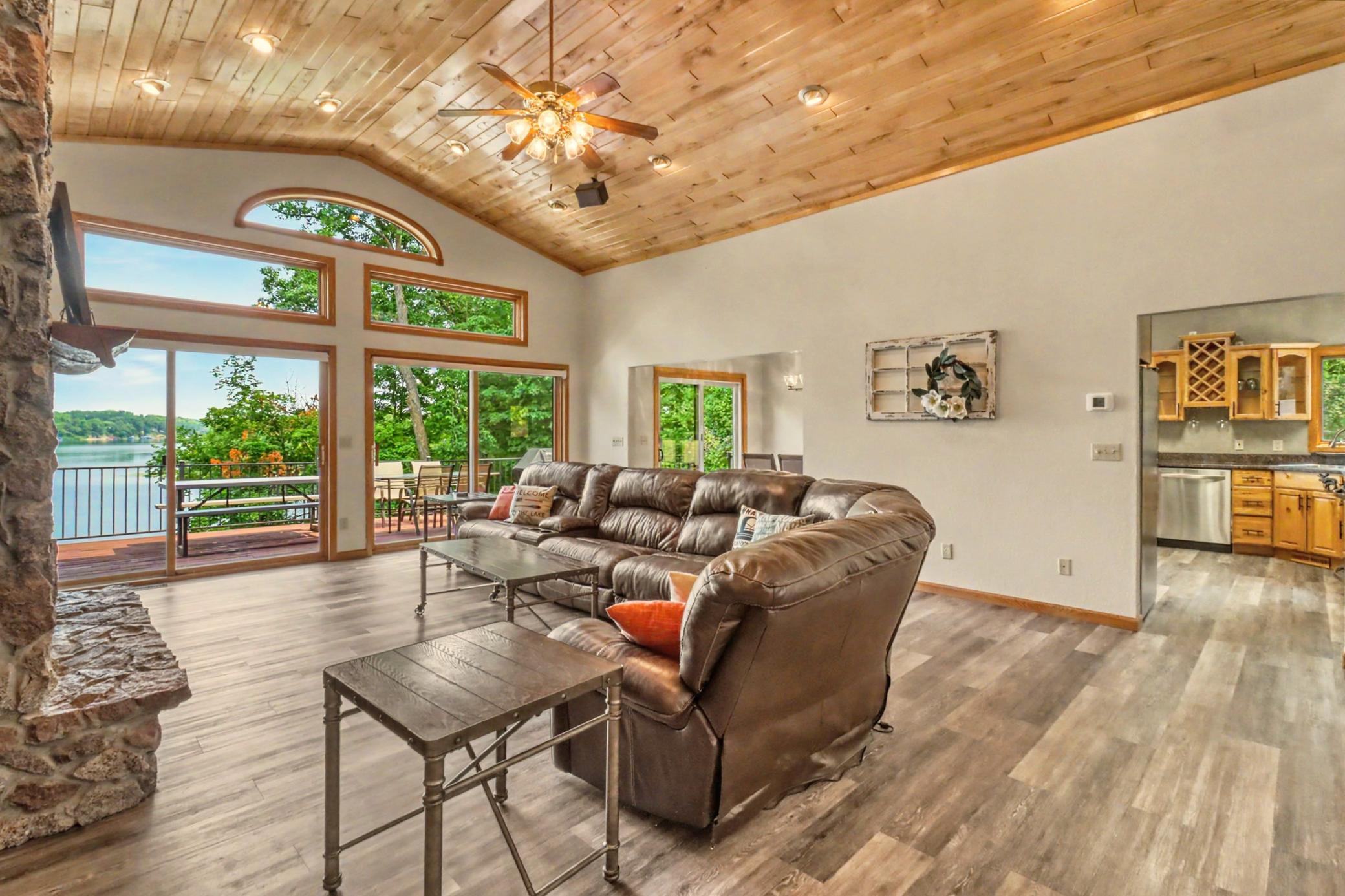 1998 single family home for sale at 49618 Leek Lake Drive in Vergas, MN — 5 bed, 4 bath (photo 8 of 96)
