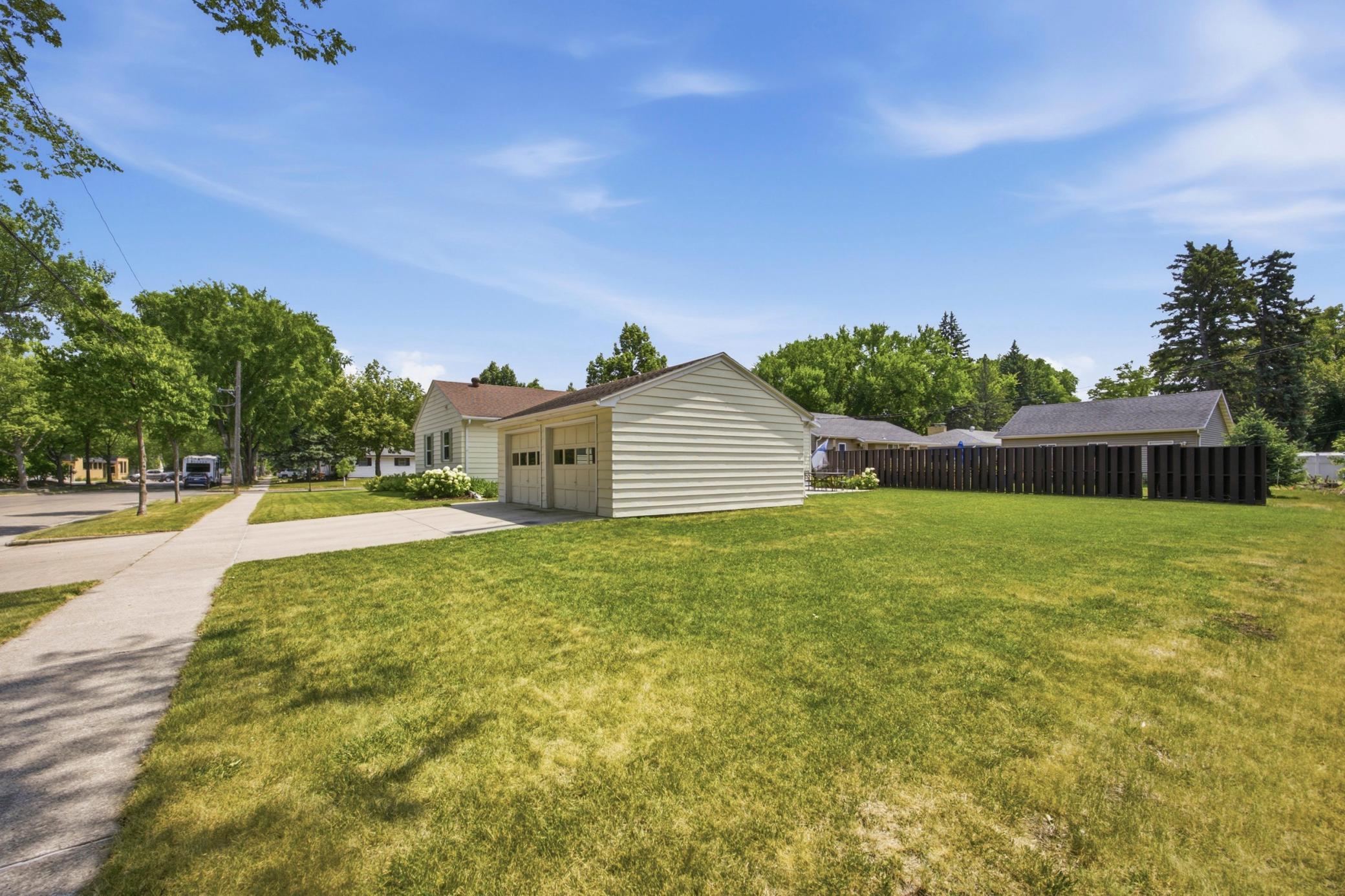 1403 3rd Street S, Moorhead MN 56560 - Photo 37 of 41