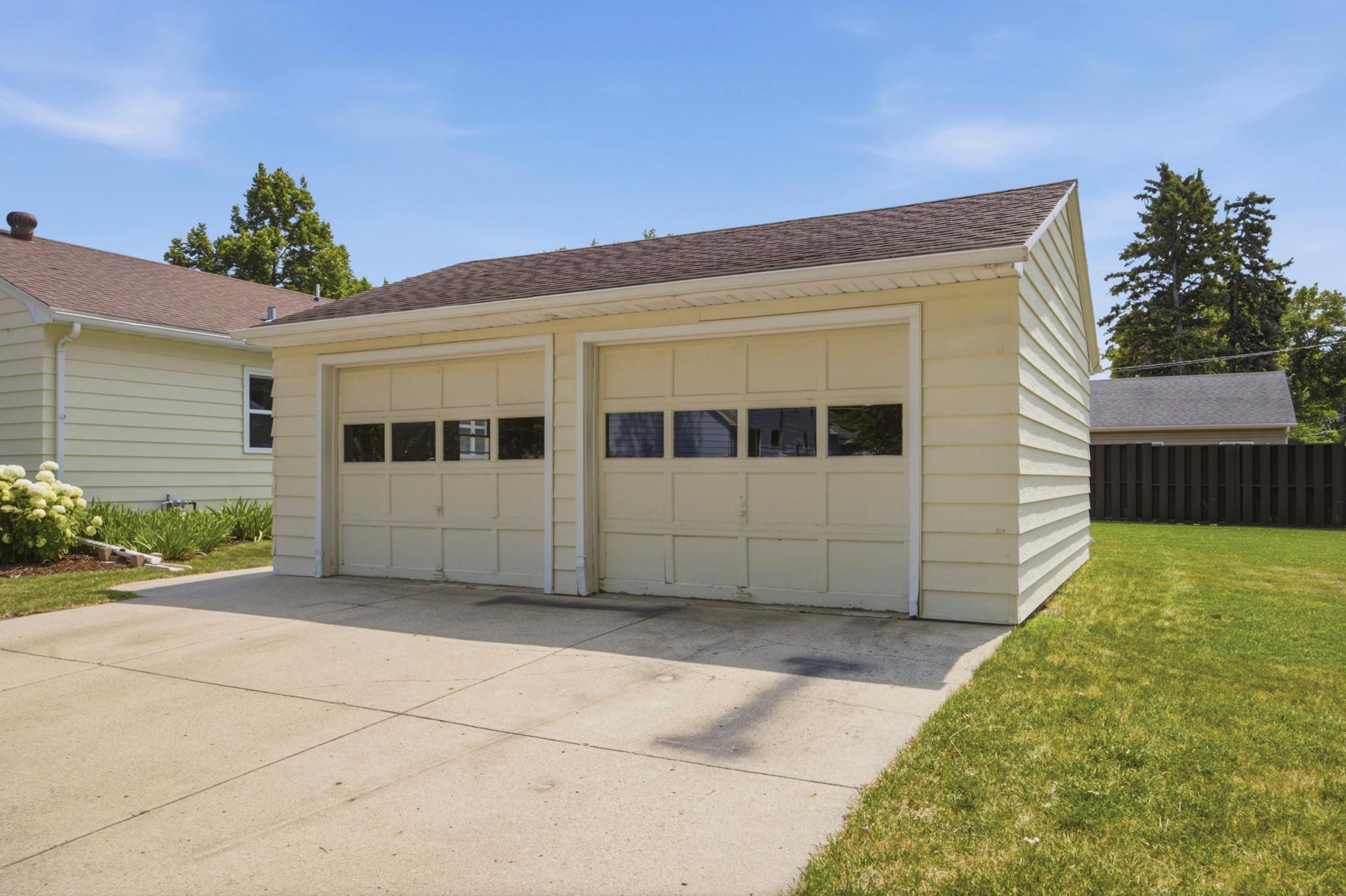 1403 3rd Street S, Moorhead MN 56560 - Photo 38 of 41