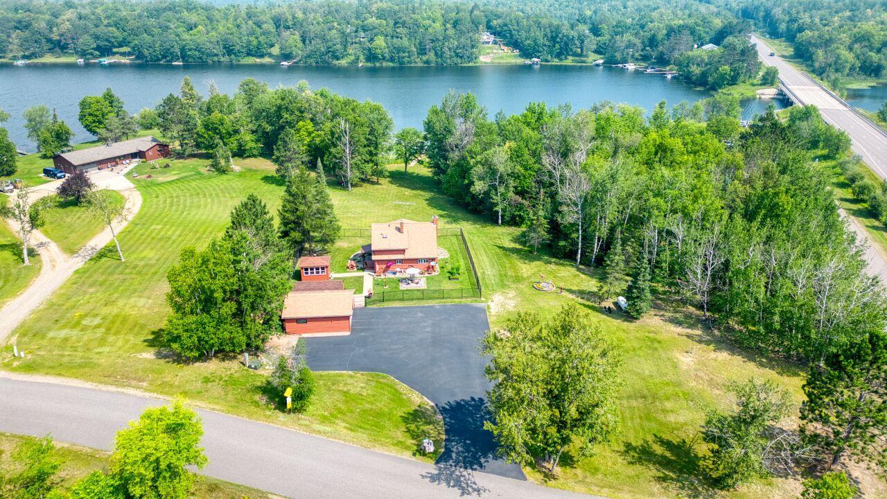 1978 single family home for sale at 16250 Maple Knoll Drive in Pengilly, MN — 4 bed, 2 bath (photo 17 of 50)