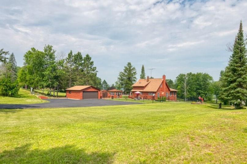 1978 single family home for sale at 16250 Maple Knoll Drive in Pengilly, MN — 4 bed, 2 bath (photo 3 of 50)