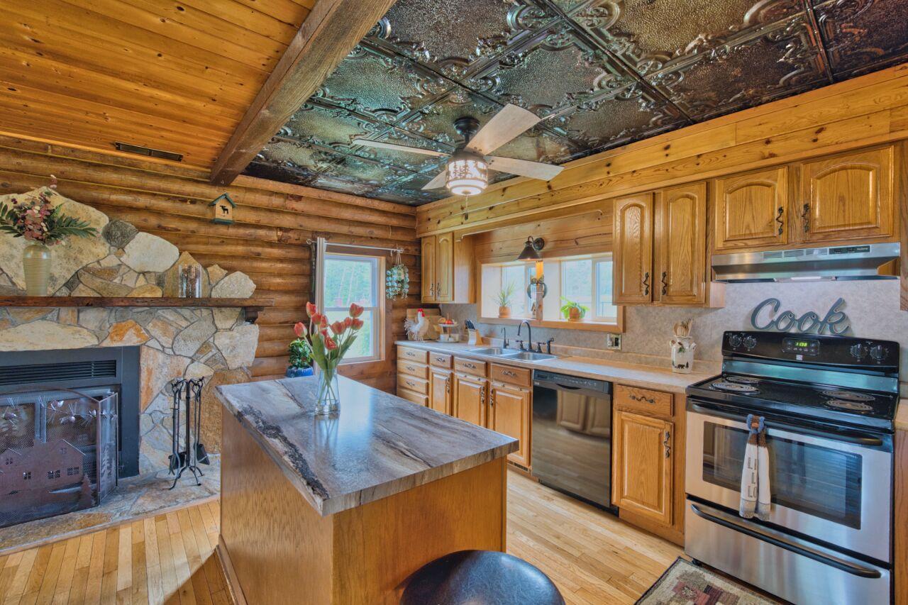 1978 single family home for sale at 16250 Maple Knoll Drive in Pengilly, MN — 4 bed, 2 bath (photo 27 of 50)