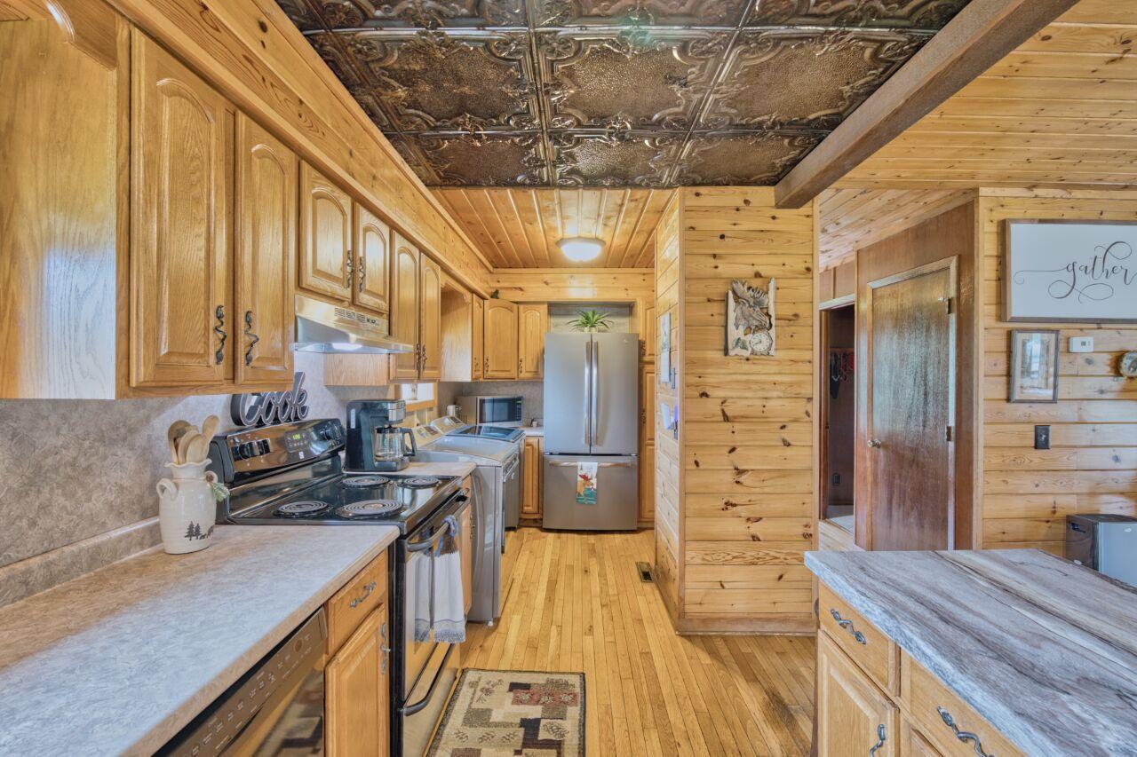 1978 single family home for sale at 16250 Maple Knoll Drive in Pengilly, MN — 4 bed, 2 bath (photo 29 of 50)