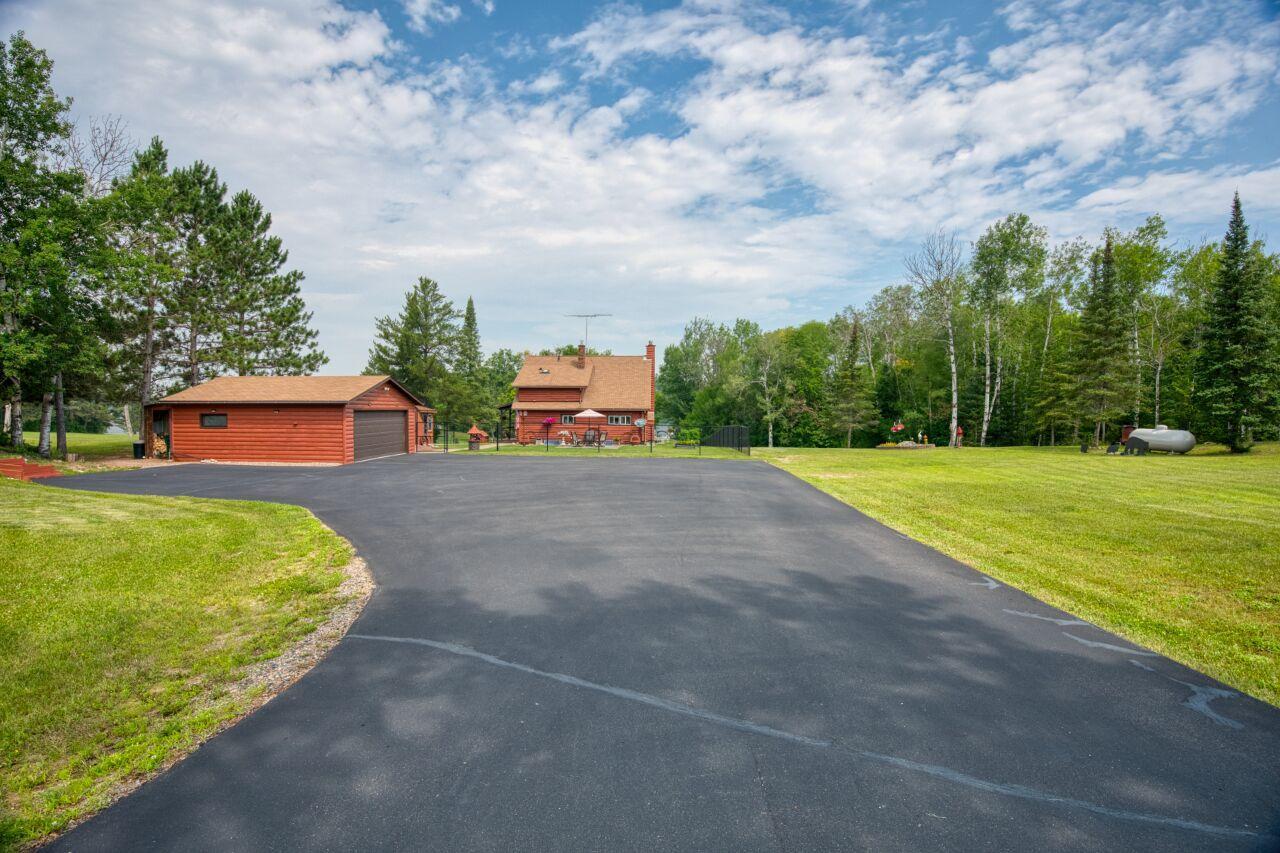 1978 single family home for sale at 16250 Maple Knoll Drive in Pengilly, MN — 4 bed, 2 bath (photo 4 of 50)