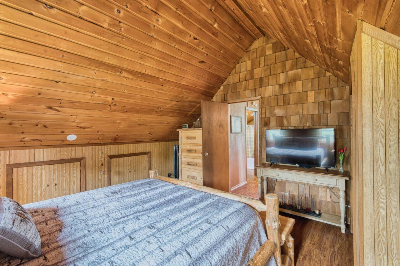 1978 single family home for sale at 16250 Maple Knoll Drive in Pengilly, MN — 4 bed, 2 bath (photo 44 of 50)