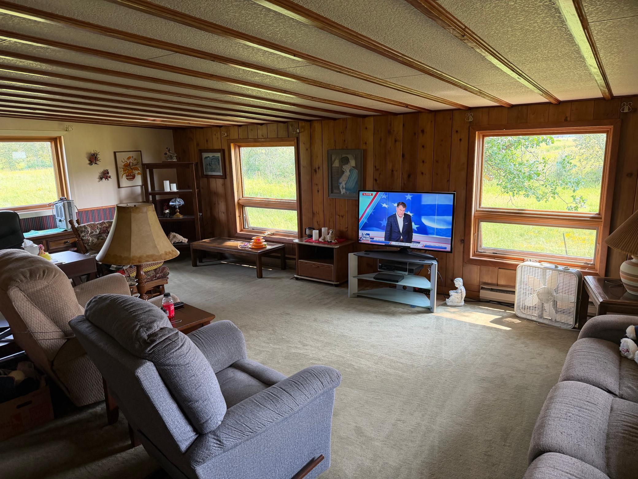 1970 single family home for sale at 1985 63rd Street SW in Baudette, MN — 3 bed, 3 bath (photo 4 of 35)