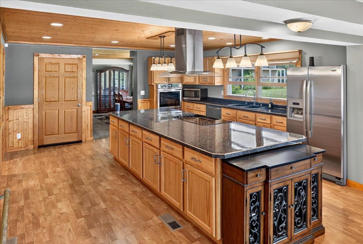 1996 single family home for sale at 43063 State Highway 18 in Aitkin, MN — 5 bed, 5 bath (photo 29 of 68)