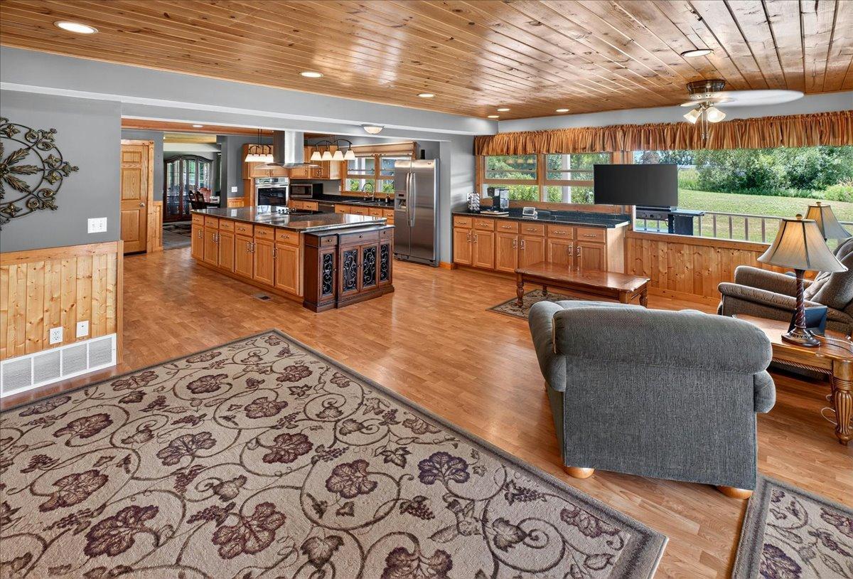1996 single family home for sale at 43063 State Highway 18 in Aitkin, MN — 5 bed, 5 bath (photo 37 of 68)