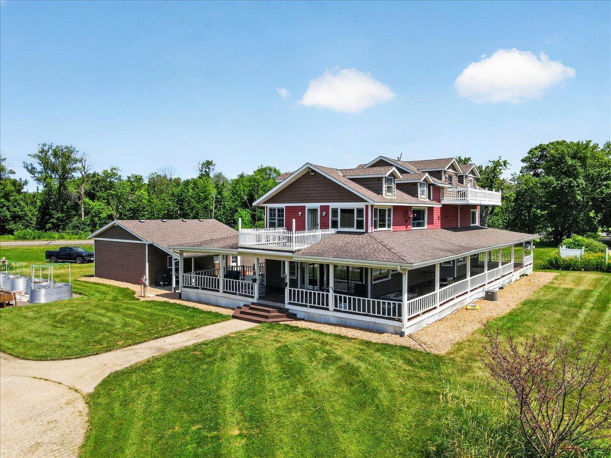 1996 single family home for sale at 43063 State Highway 18 in Aitkin, MN — 5 bed, 5 bath (photo 5 of 68)