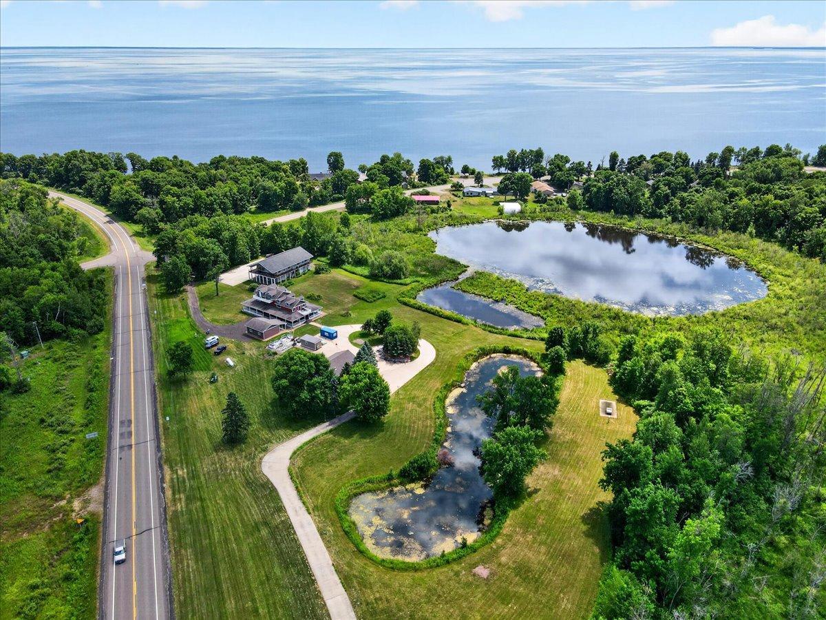 1996 single family home for sale at 43063 State Highway 18 in Aitkin, MN — 5 bed, 5 bath (photo 8 of 68)