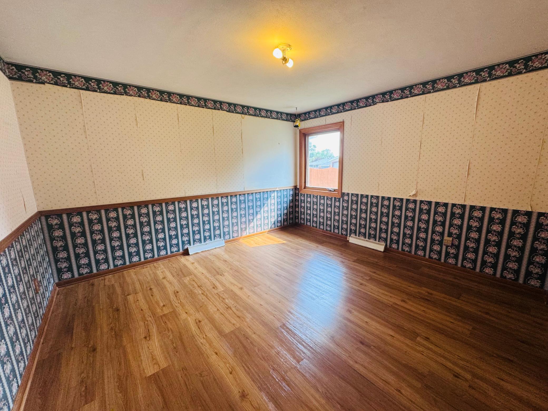 1956 single family home for sale at 508 Kneale Avenue S in Thief River Falls, MN — 4 bed, 2 bath (photo 17 of 52)
