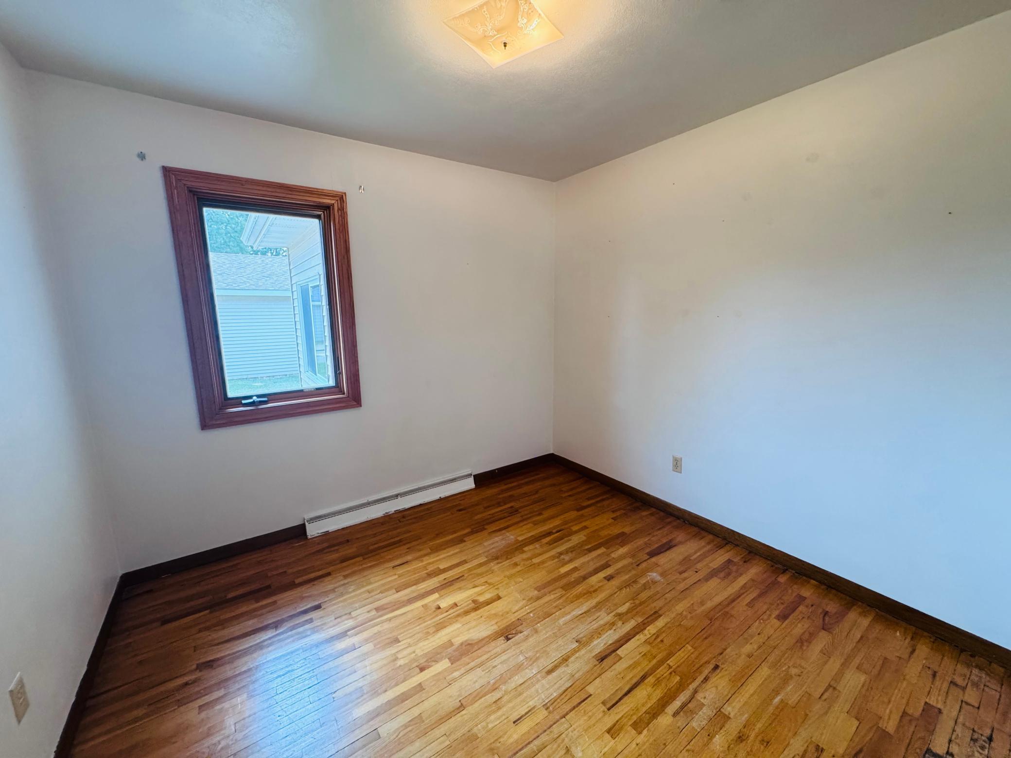 1956 single family home for sale at 508 Kneale Avenue S in Thief River Falls, MN — 4 bed, 2 bath (photo 19 of 52)
