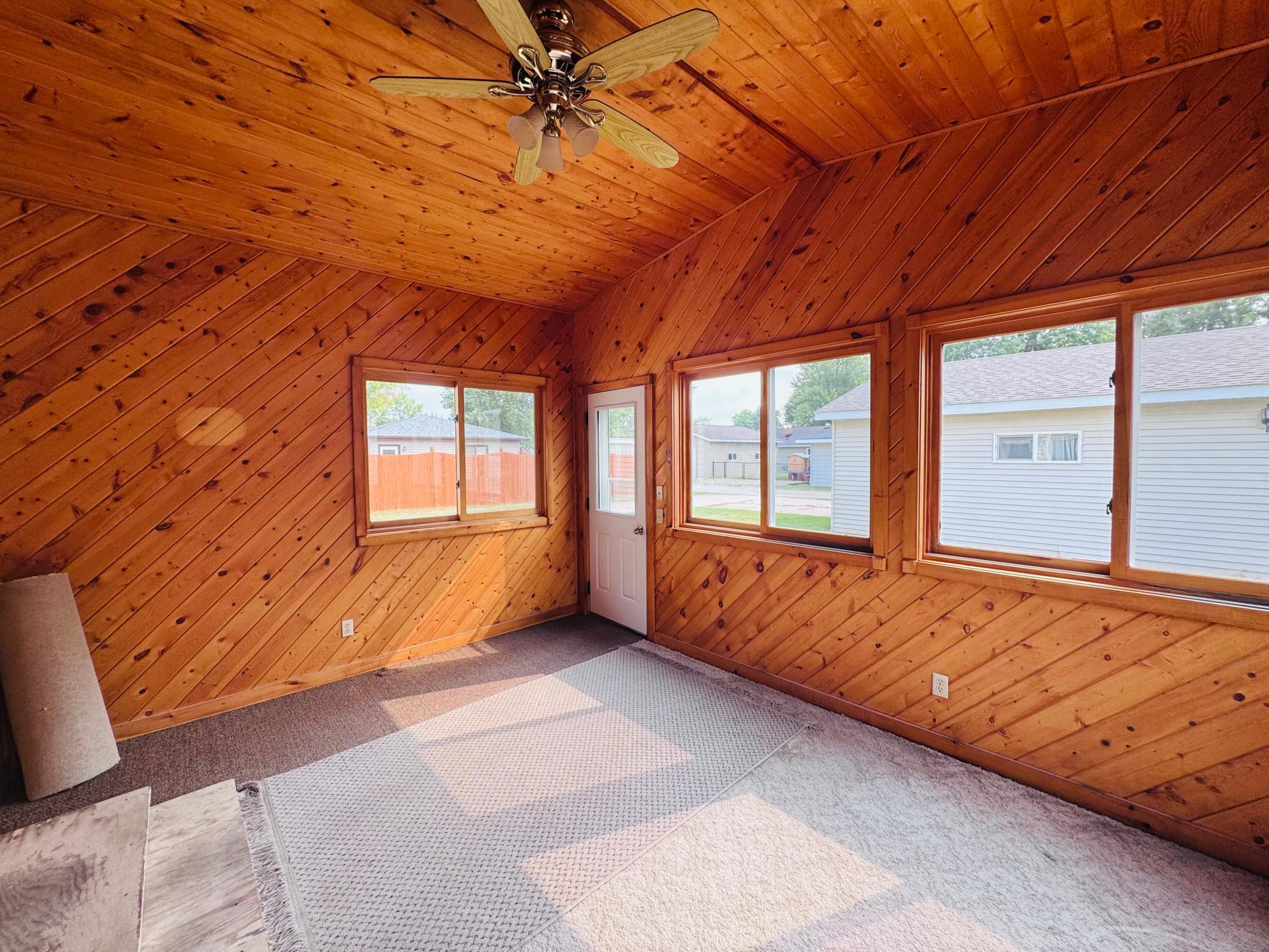 1956 single family home for sale at 508 Kneale Avenue S in Thief River Falls, MN — 4 bed, 2 bath (photo 27 of 52)