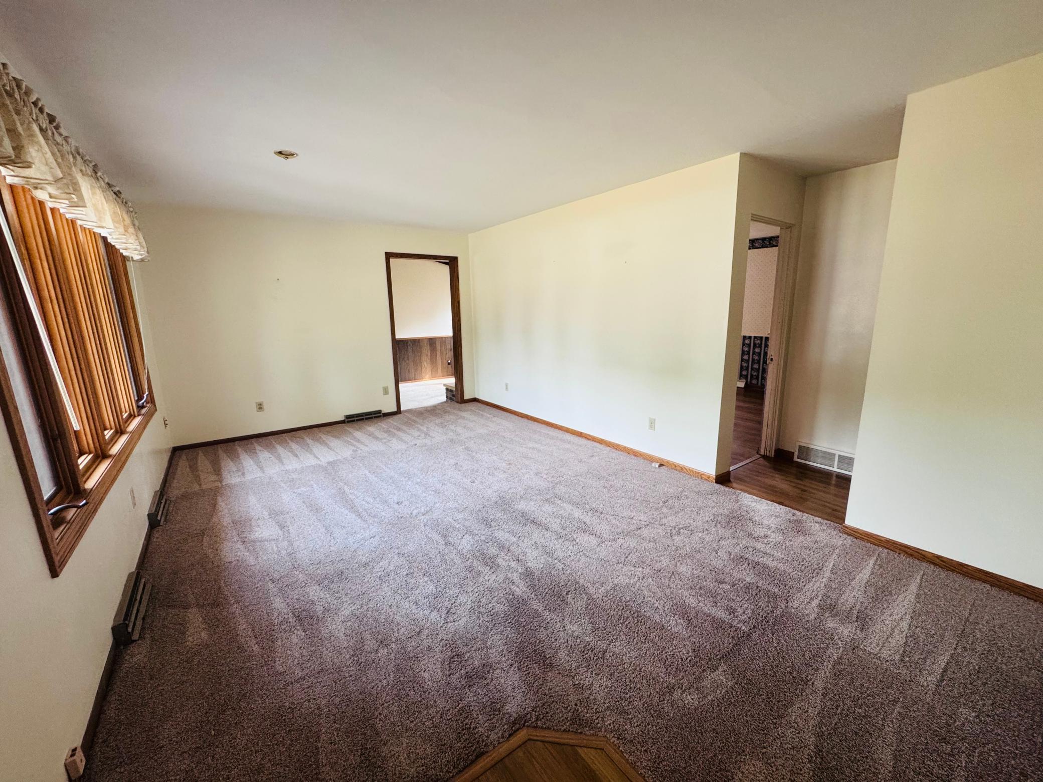 1956 single family home for sale at 508 Kneale Avenue S in Thief River Falls, MN — 4 bed, 2 bath (photo 5 of 52)