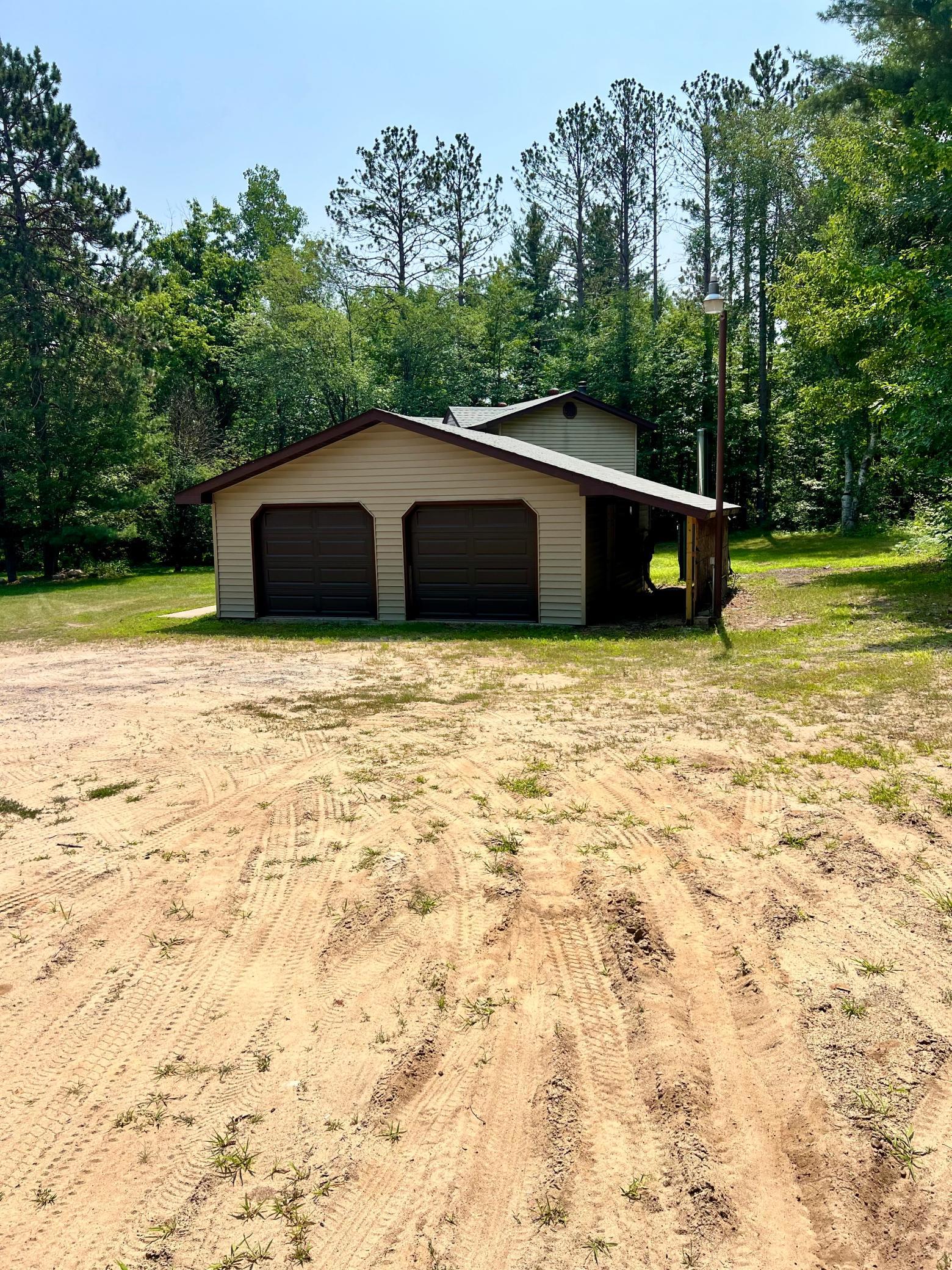 1989 single family home for sale at 40 Abbi Lane in Grand Rapids, MN — 4 bed, 2 bath (photo 2 of 47)