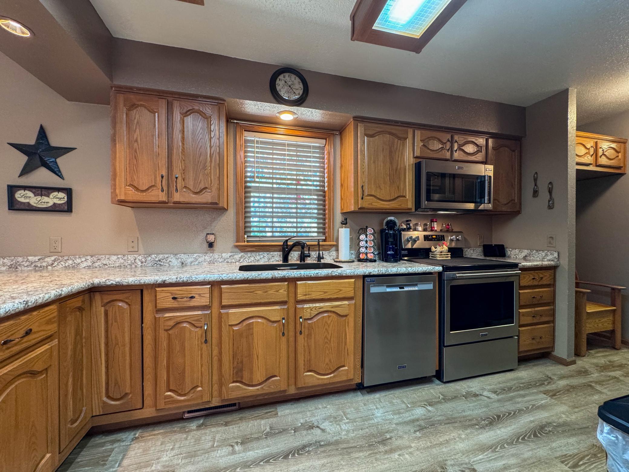 2002 single family home for sale at 7775 Cardinal Road NW in Bemidji, MN — 3 bed, 2 bath (photo 18 of 35)