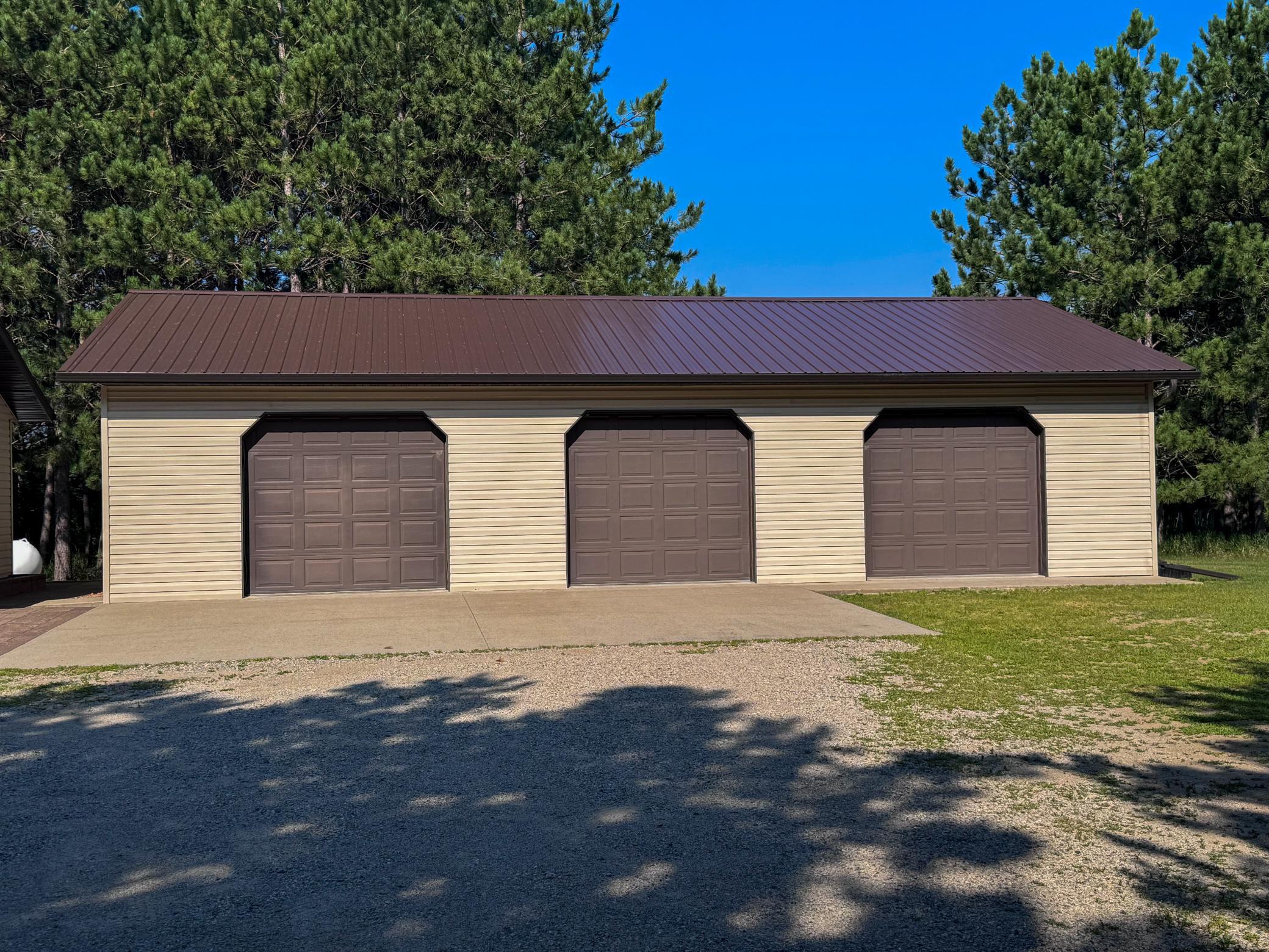 2002 single family home for sale at 7775 Cardinal Road NW in Bemidji, MN — 3 bed, 2 bath (photo 4 of 35)
