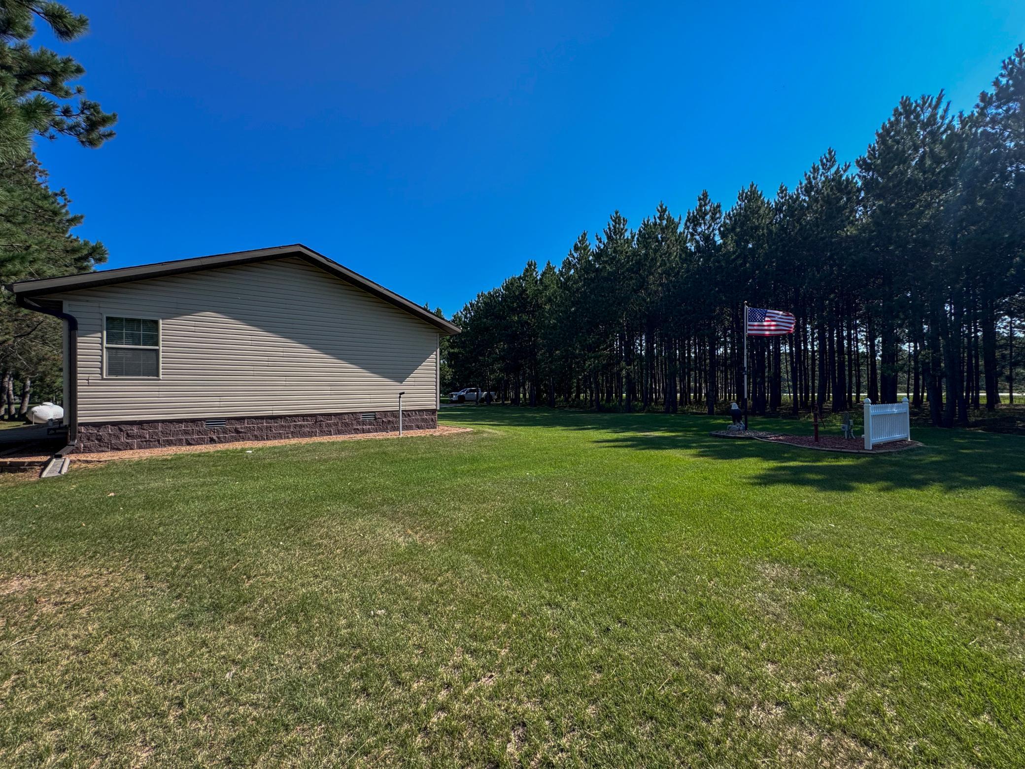 2002 single family home for sale at 7775 Cardinal Road NW in Bemidji, MN — 3 bed, 2 bath (photo 6 of 35)