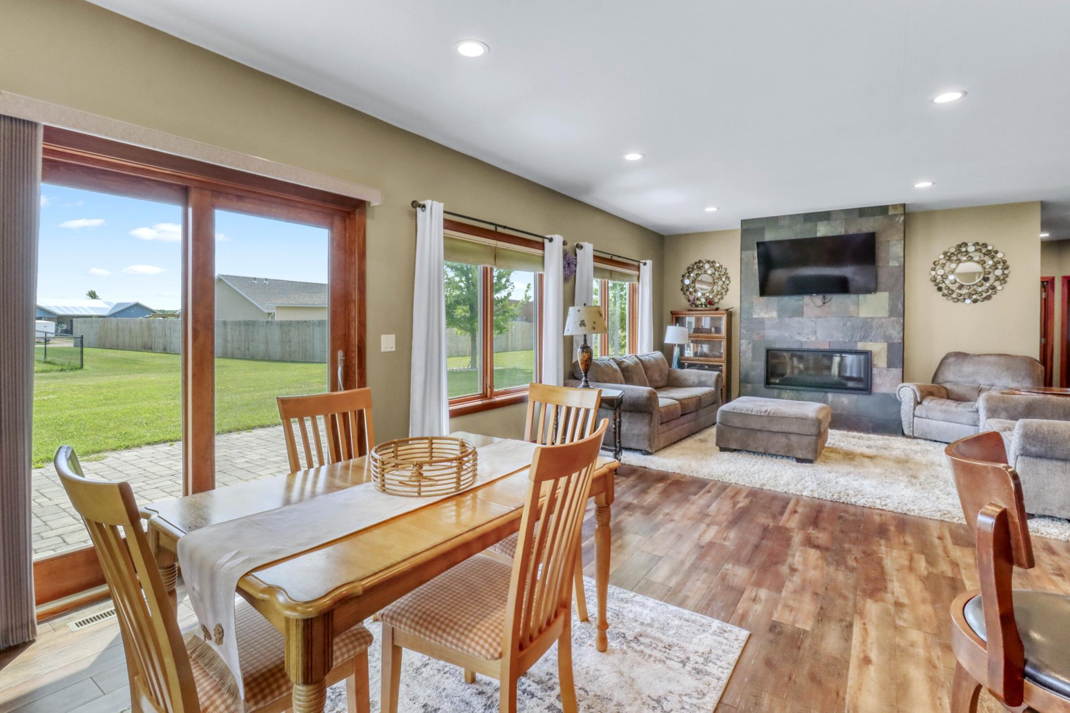 2015 single family home for sale at 408 Garfield Lane in Lake Park, MN — 3 bed, 3 bath (photo 12 of 38)