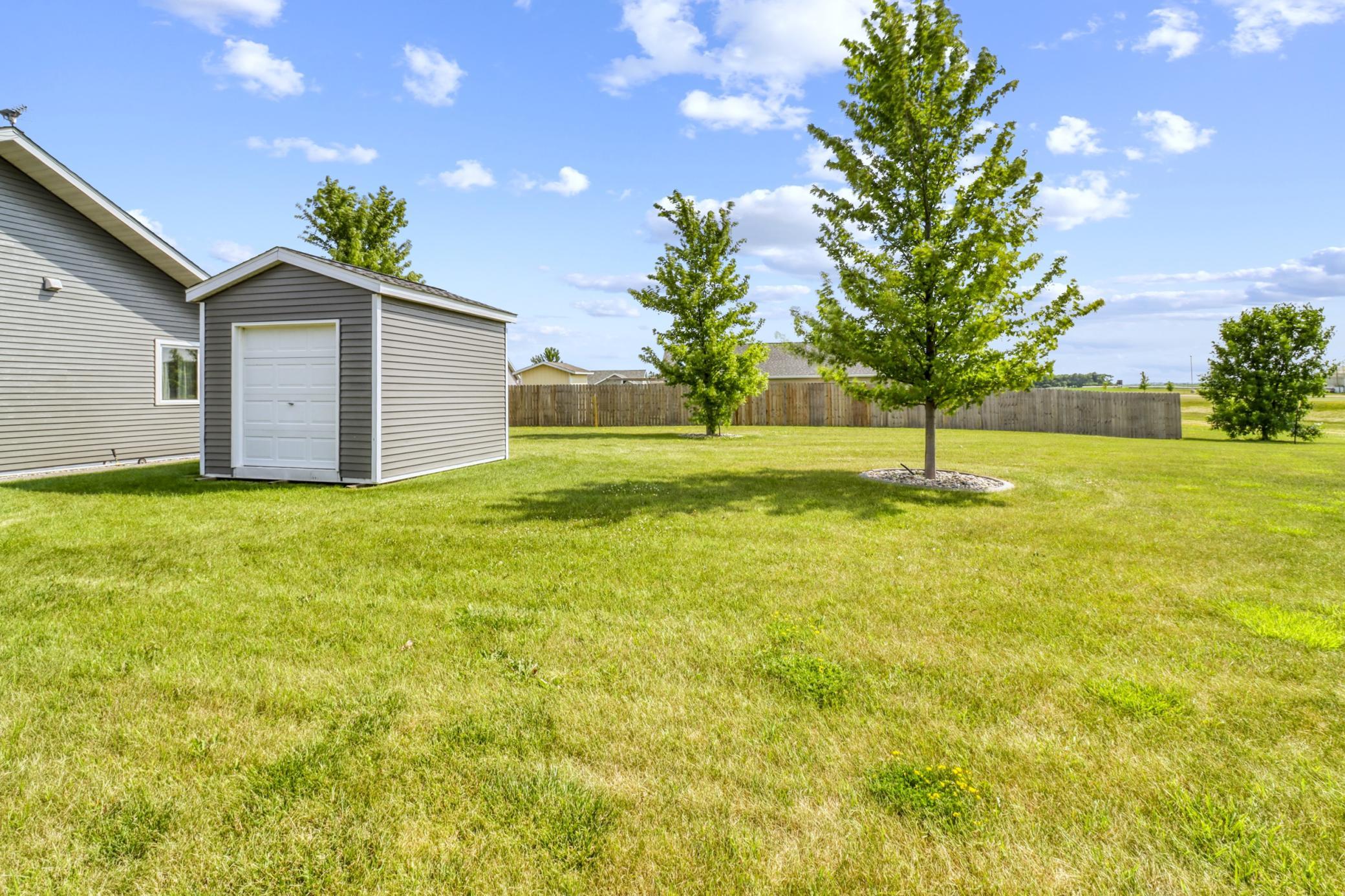 2015 single family home for sale at 408 Garfield Lane in Lake Park, MN — 3 bed, 3 bath (photo 27 of 38)