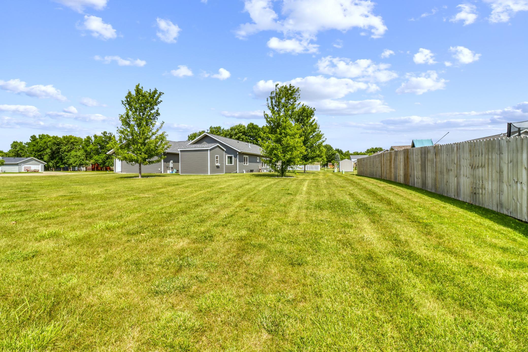 2015 single family home for sale at 408 Garfield Lane in Lake Park, MN — 3 bed, 3 bath (photo 31 of 38)