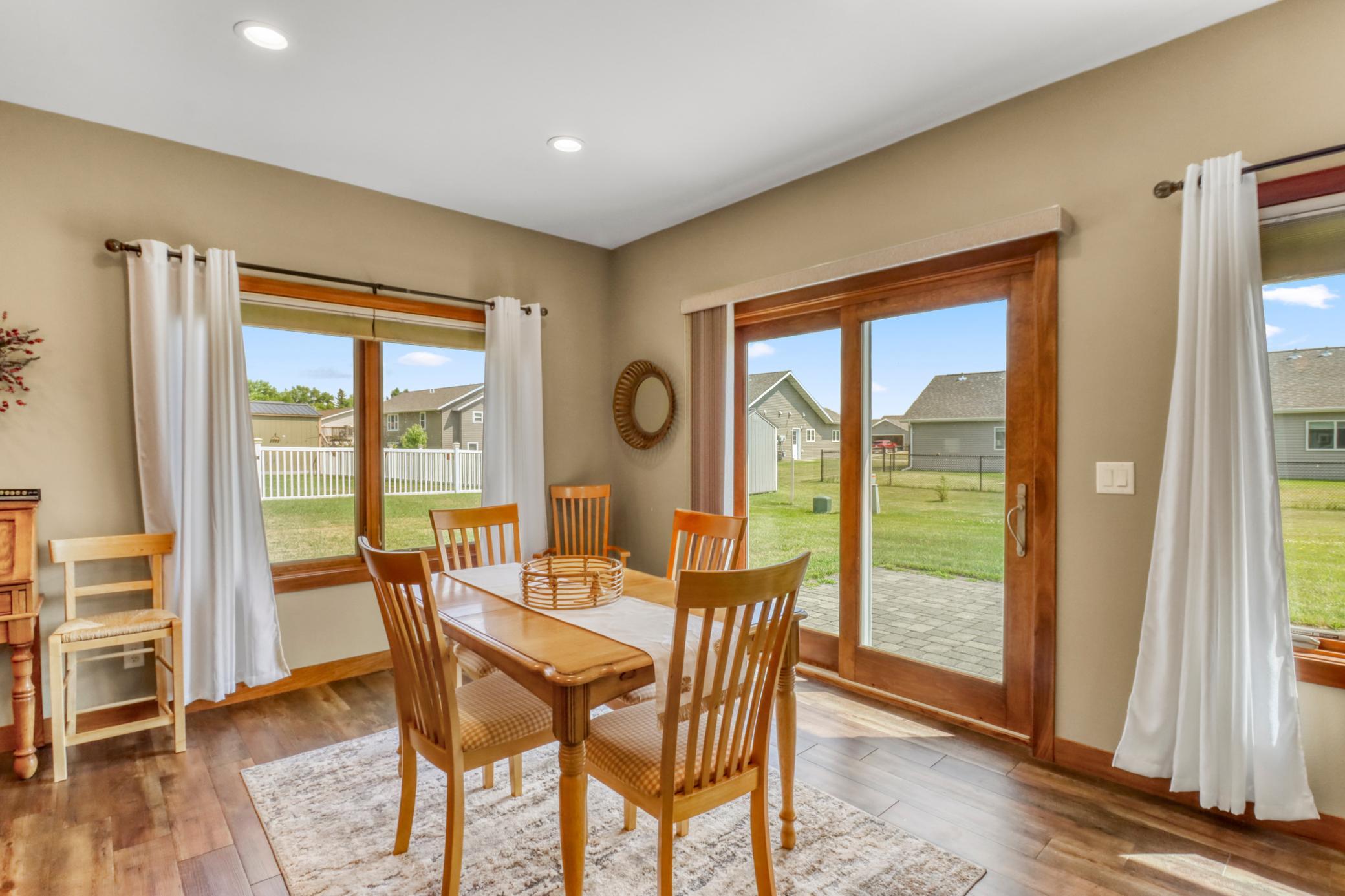 2015 single family home for sale at 408 Garfield Lane in Lake Park, MN — 3 bed, 3 bath (photo 10 of 38)