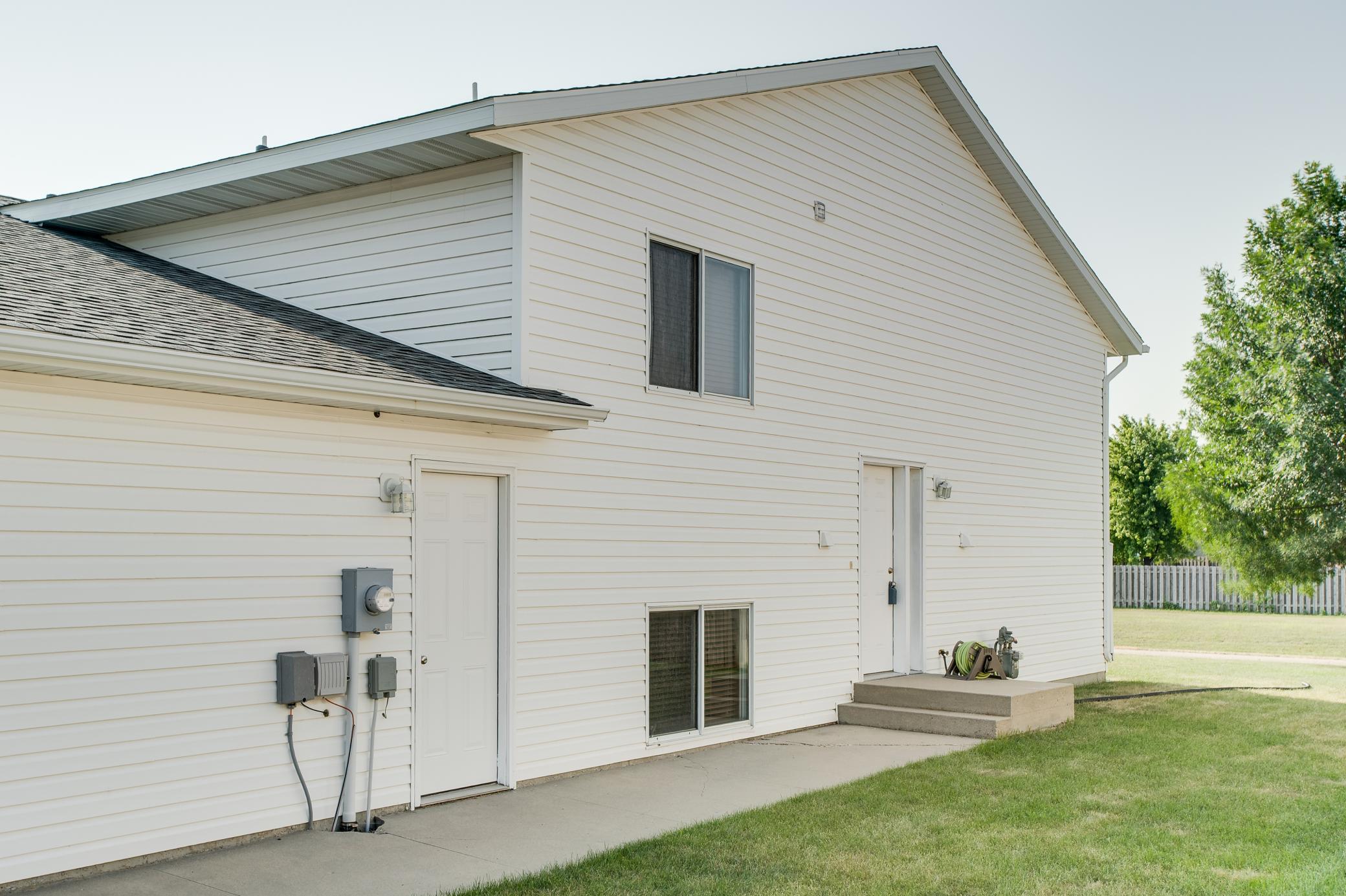 1901 41st Avenue S, Moorhead MN 56560 - Photo 2 of 34