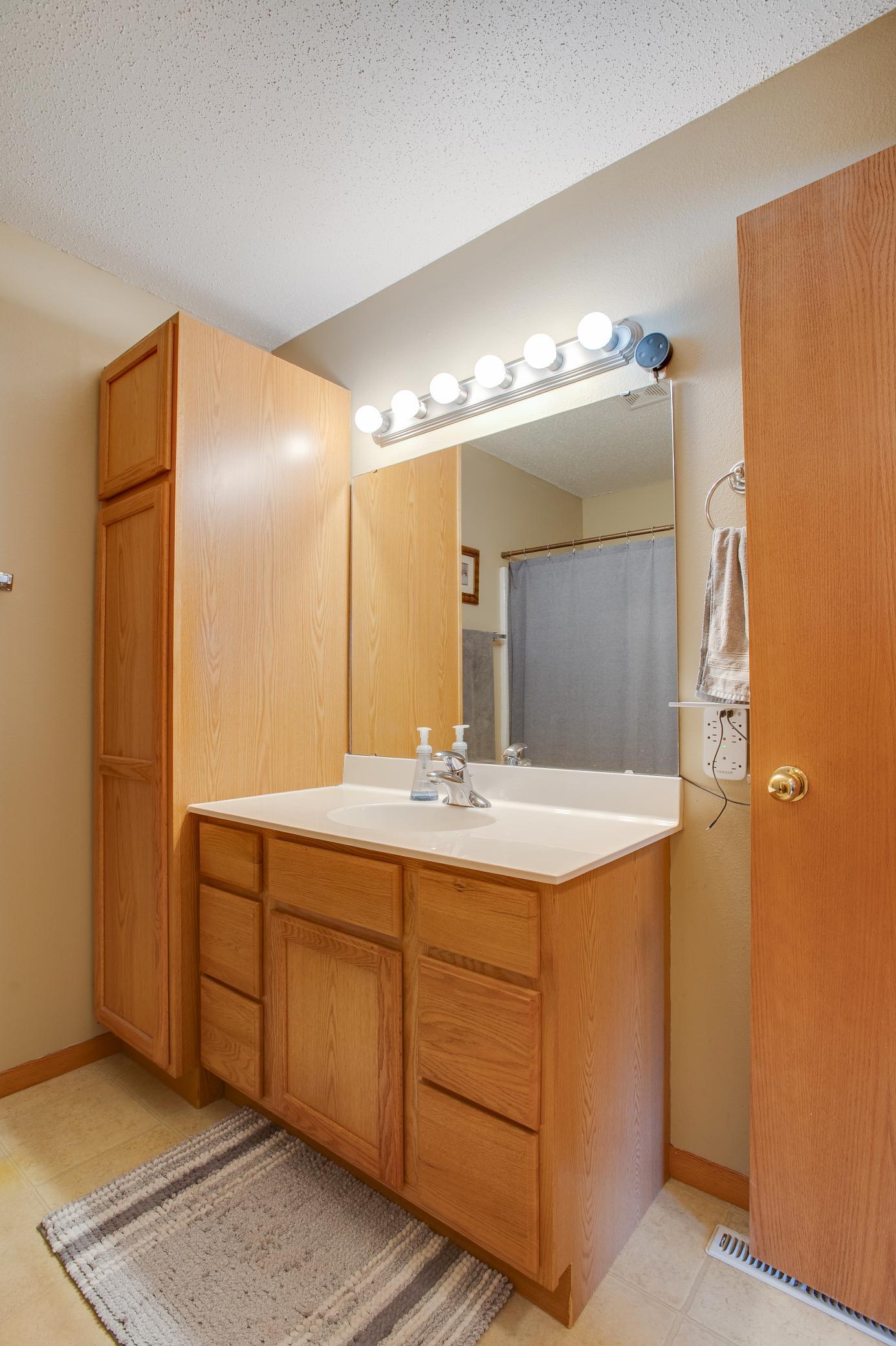 1901 41st Avenue S, Moorhead MN 56560 - Photo 20 of 34