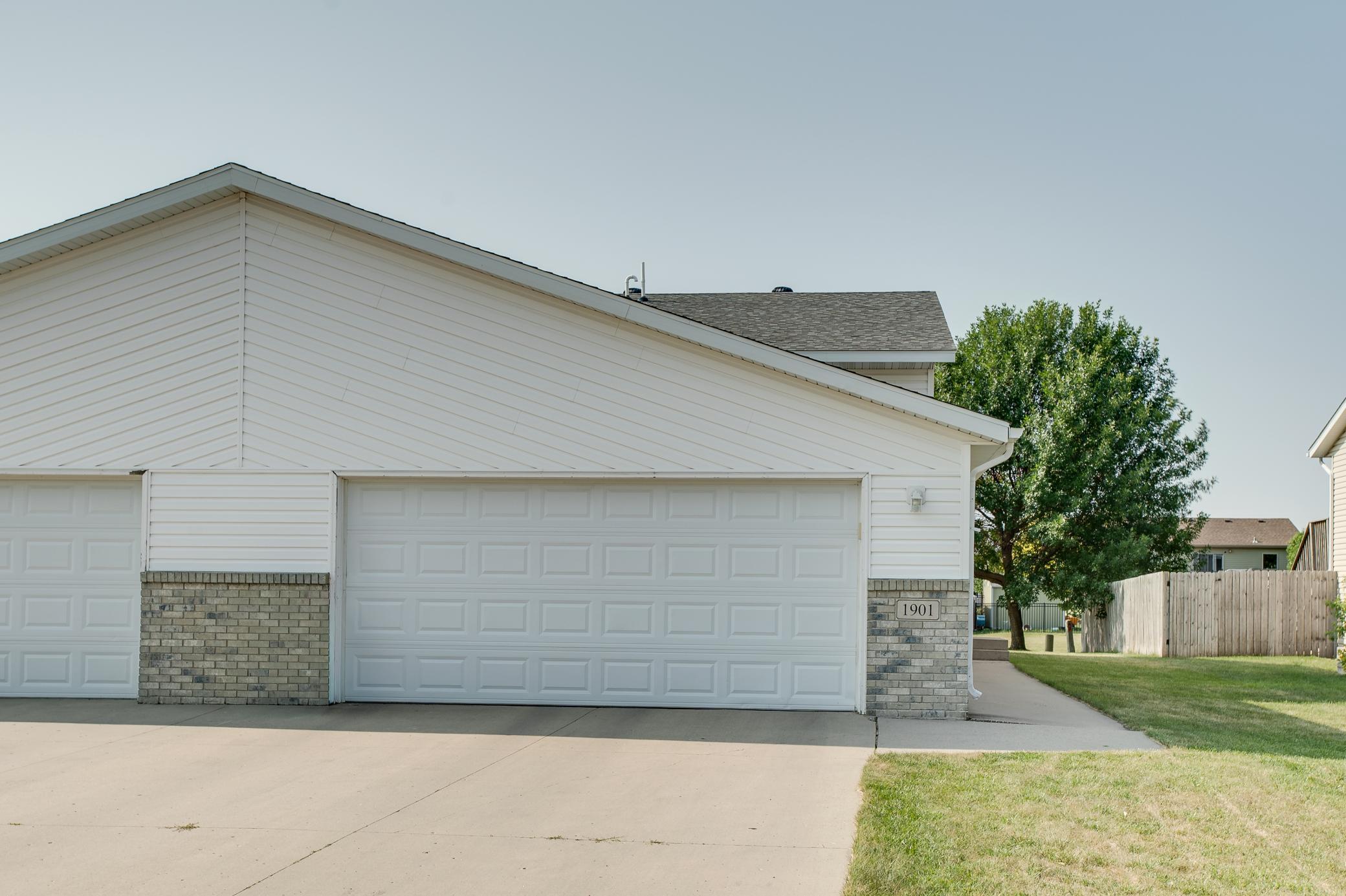 1901 41st Avenue S, Moorhead MN 56560 - Photo 3 of 34