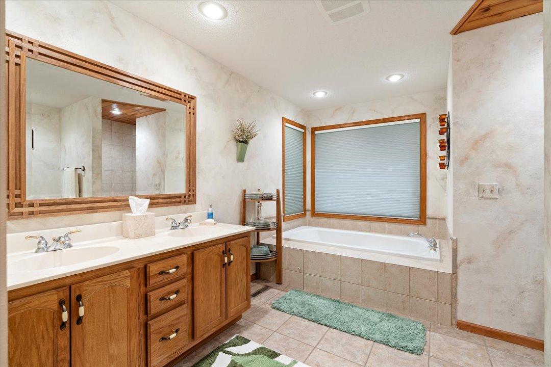 1999 single family home for sale at 49760 202nd Place in McGregor, MN — 4 bed, 4 bath (photo 21 of 70)
