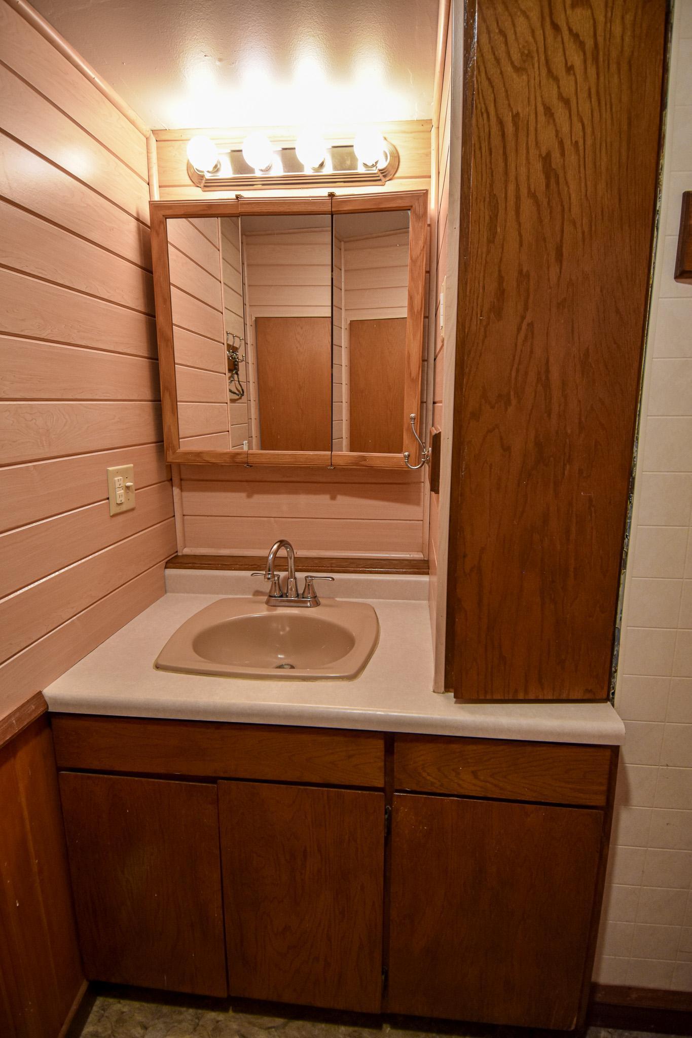 1900 single family home for sale at 661 N Central Street in Warren, MN — 3 bed, 1 bath (photo 11 of 39)