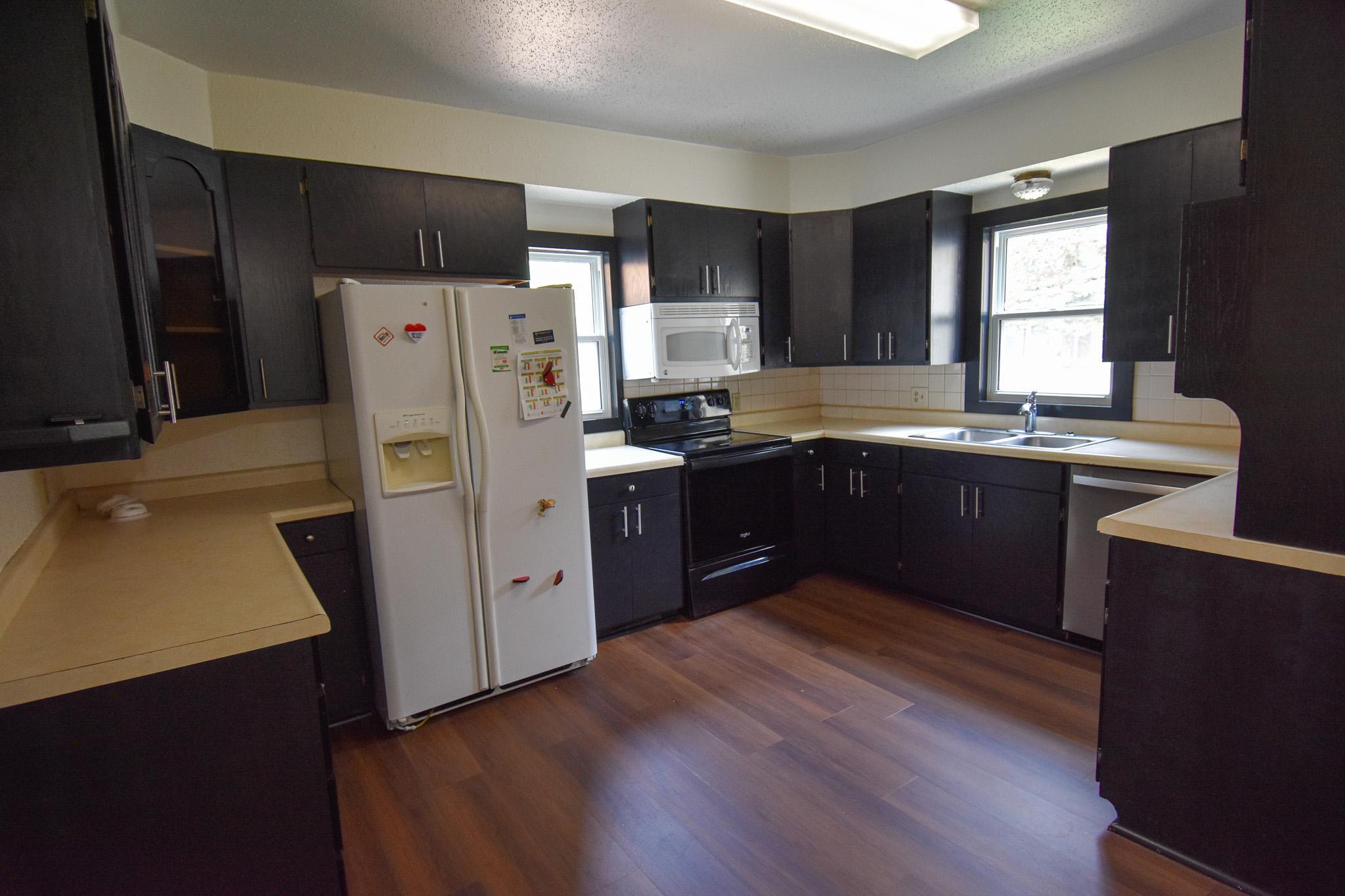 1900 single family home for sale at 661 N Central Street in Warren, MN — 3 bed, 1 bath (photo 12 of 39)