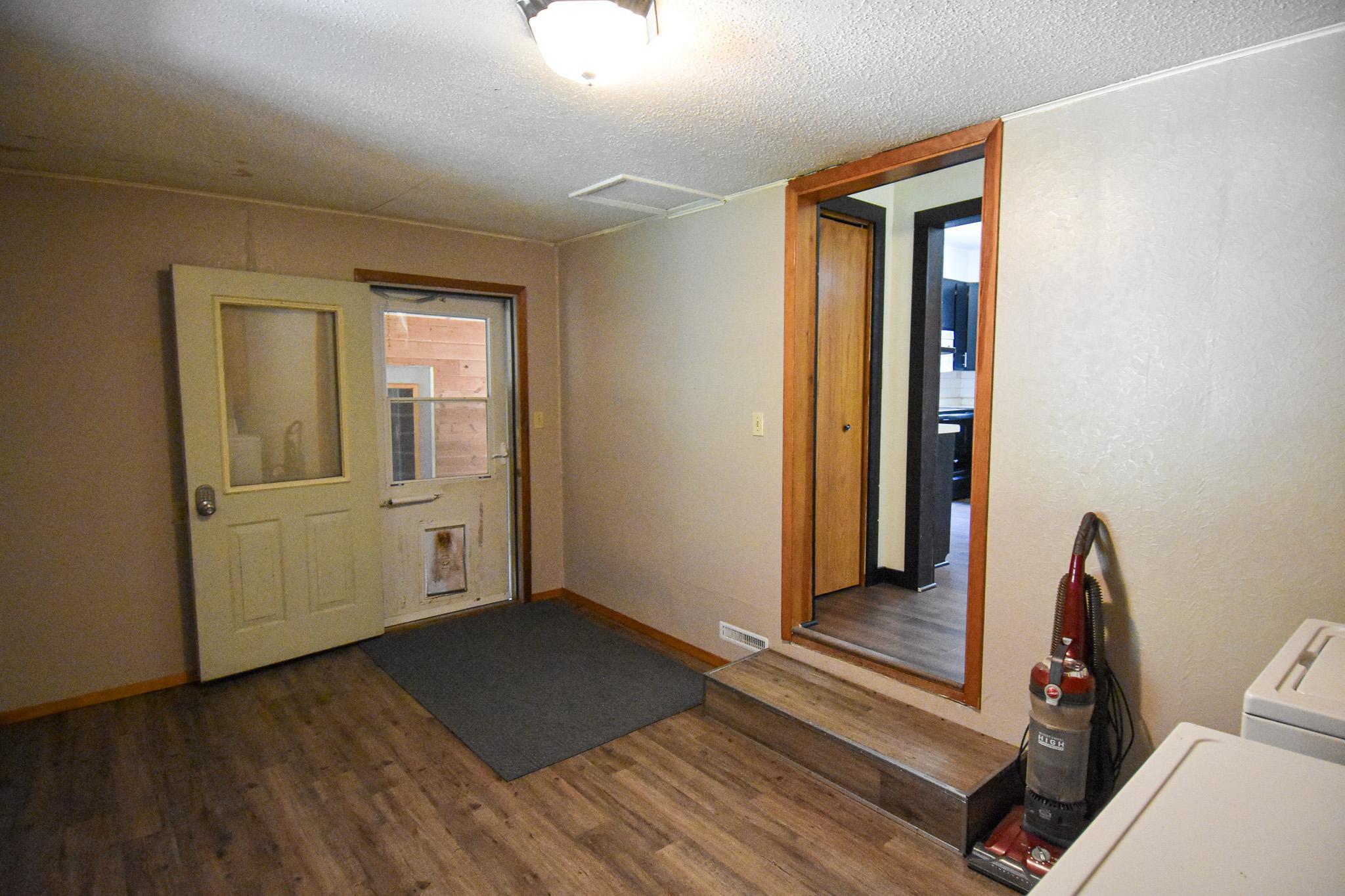1900 single family home for sale at 661 N Central Street in Warren, MN — 3 bed, 1 bath (photo 20 of 39)