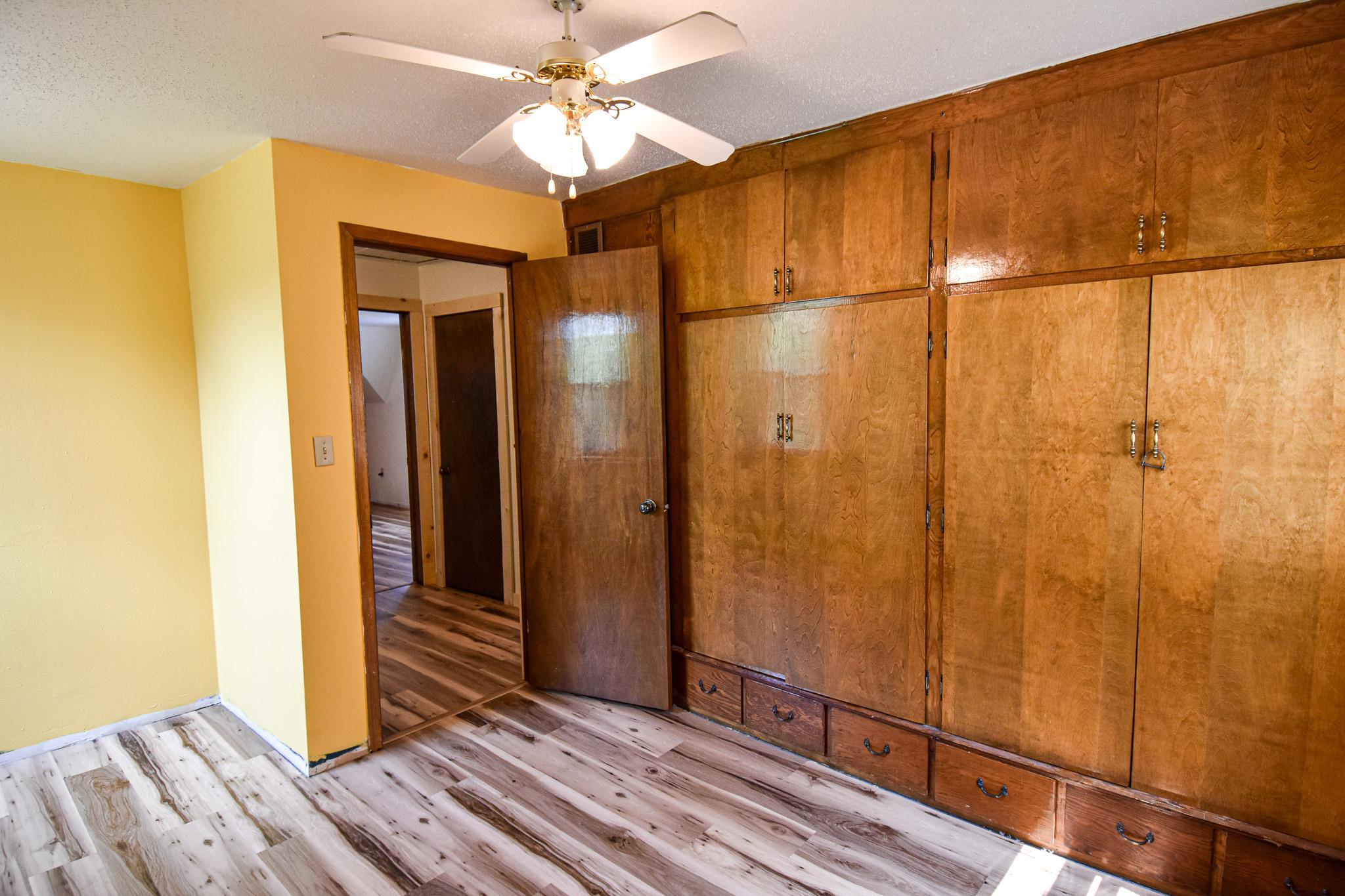 1900 single family home for sale at 661 N Central Street in Warren, MN — 3 bed, 1 bath (photo 27 of 39)