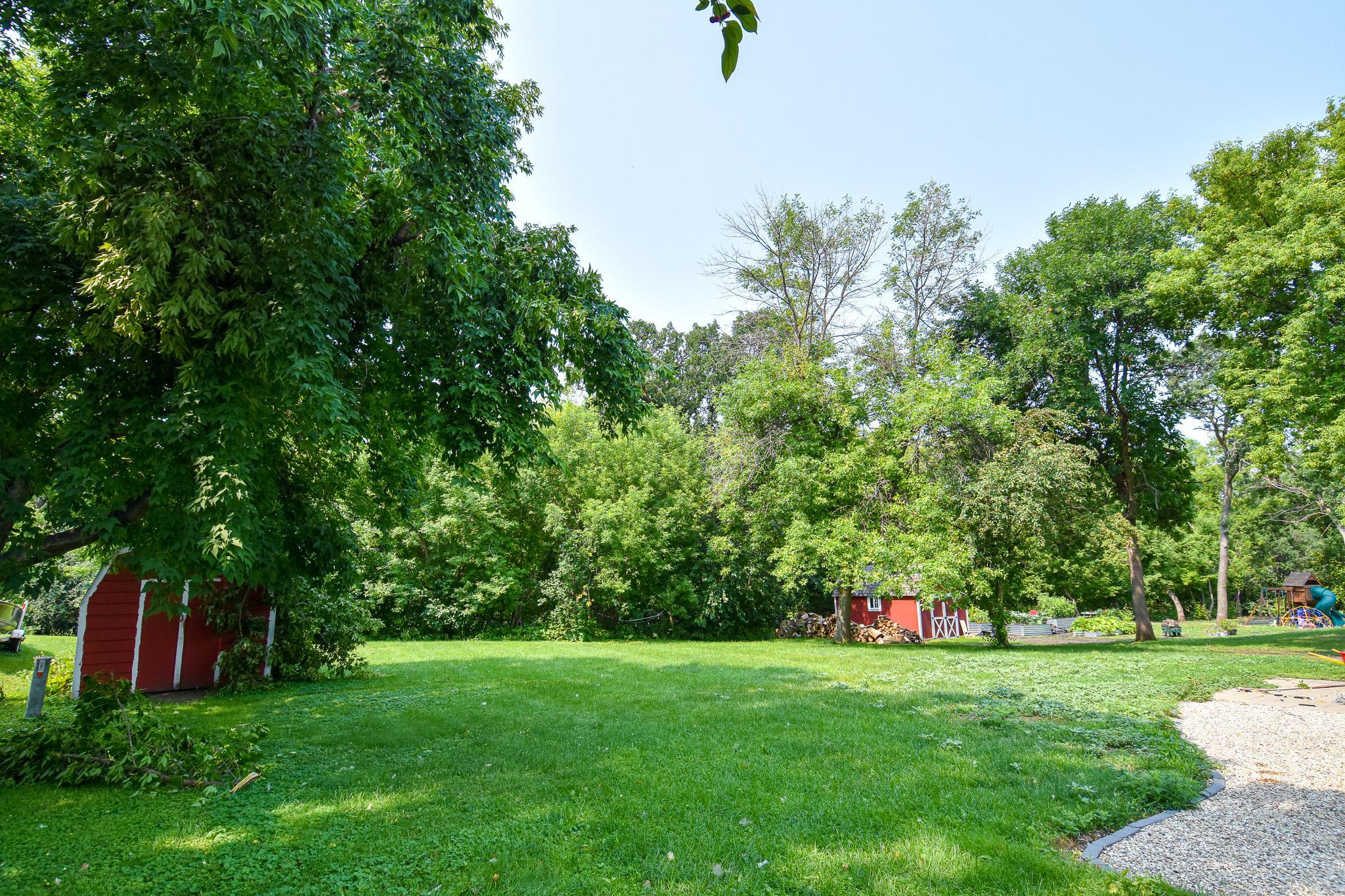 1900 single family home for sale at 661 N Central Street in Warren, MN — 3 bed, 1 bath (photo 31 of 39)
