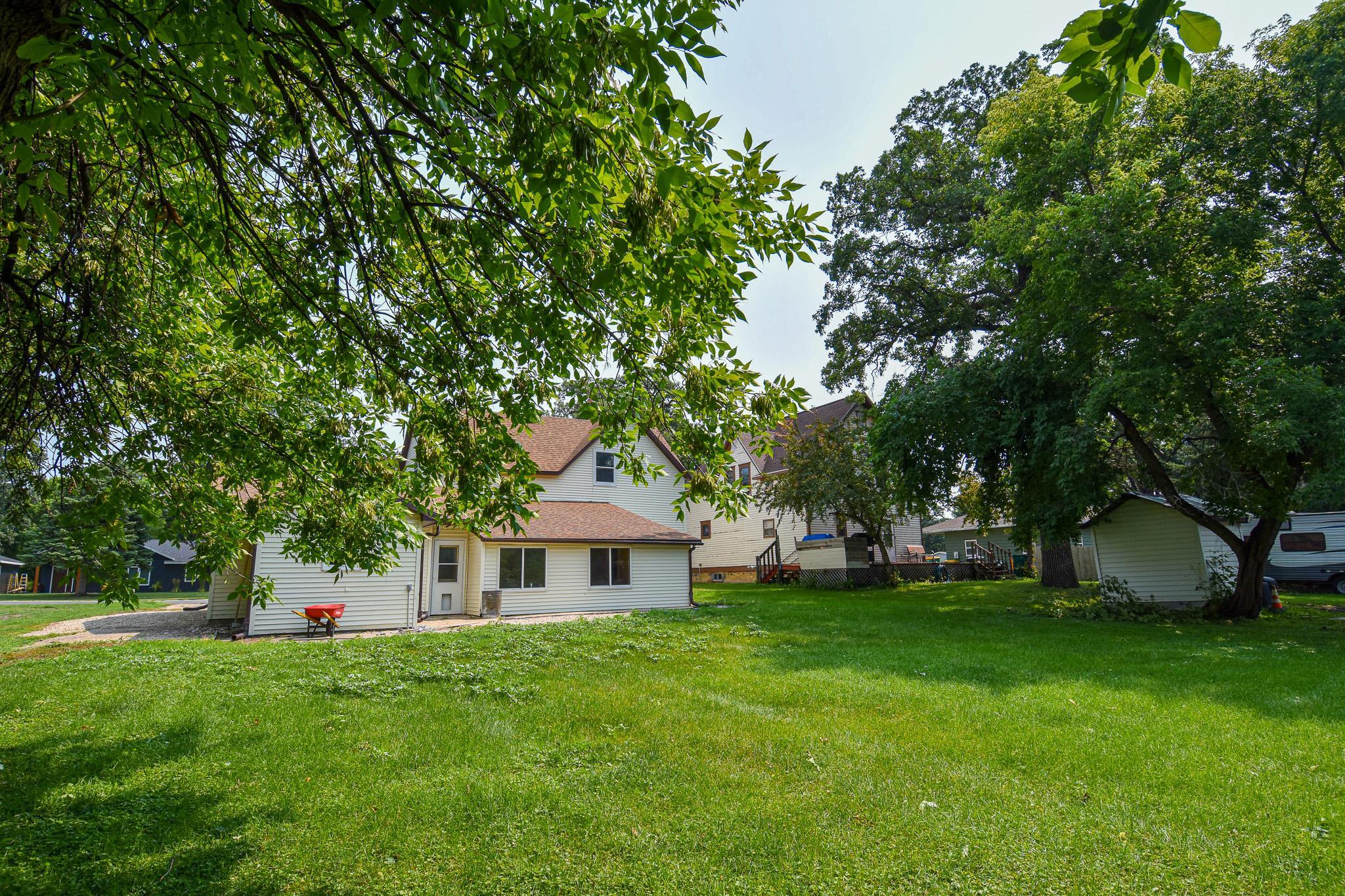 1900 single family home for sale at 661 N Central Street in Warren, MN — 3 bed, 1 bath (photo 33 of 39)