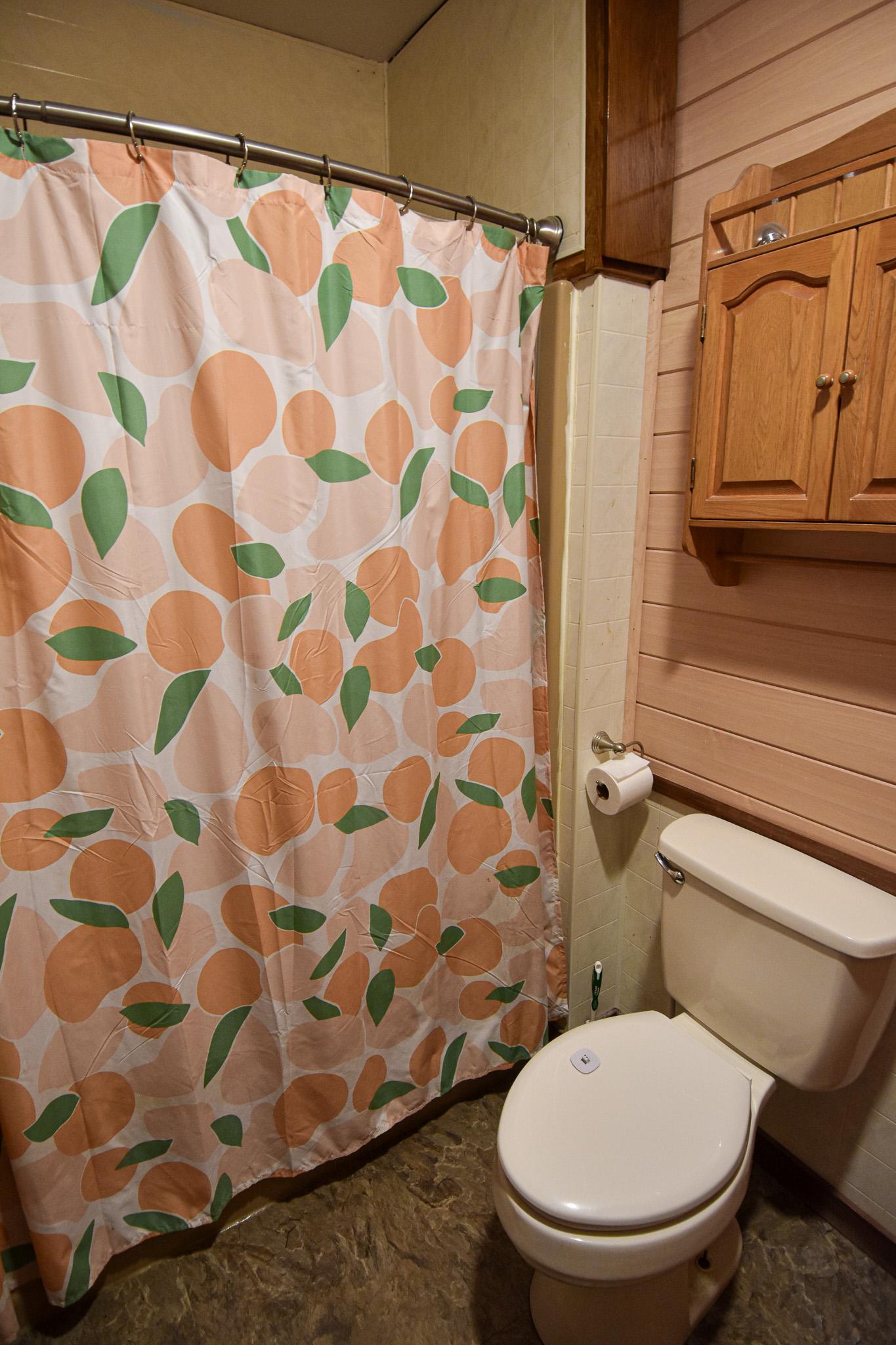 1900 single family home for sale at 661 N Central Street in Warren, MN — 3 bed, 1 bath (photo 10 of 39)