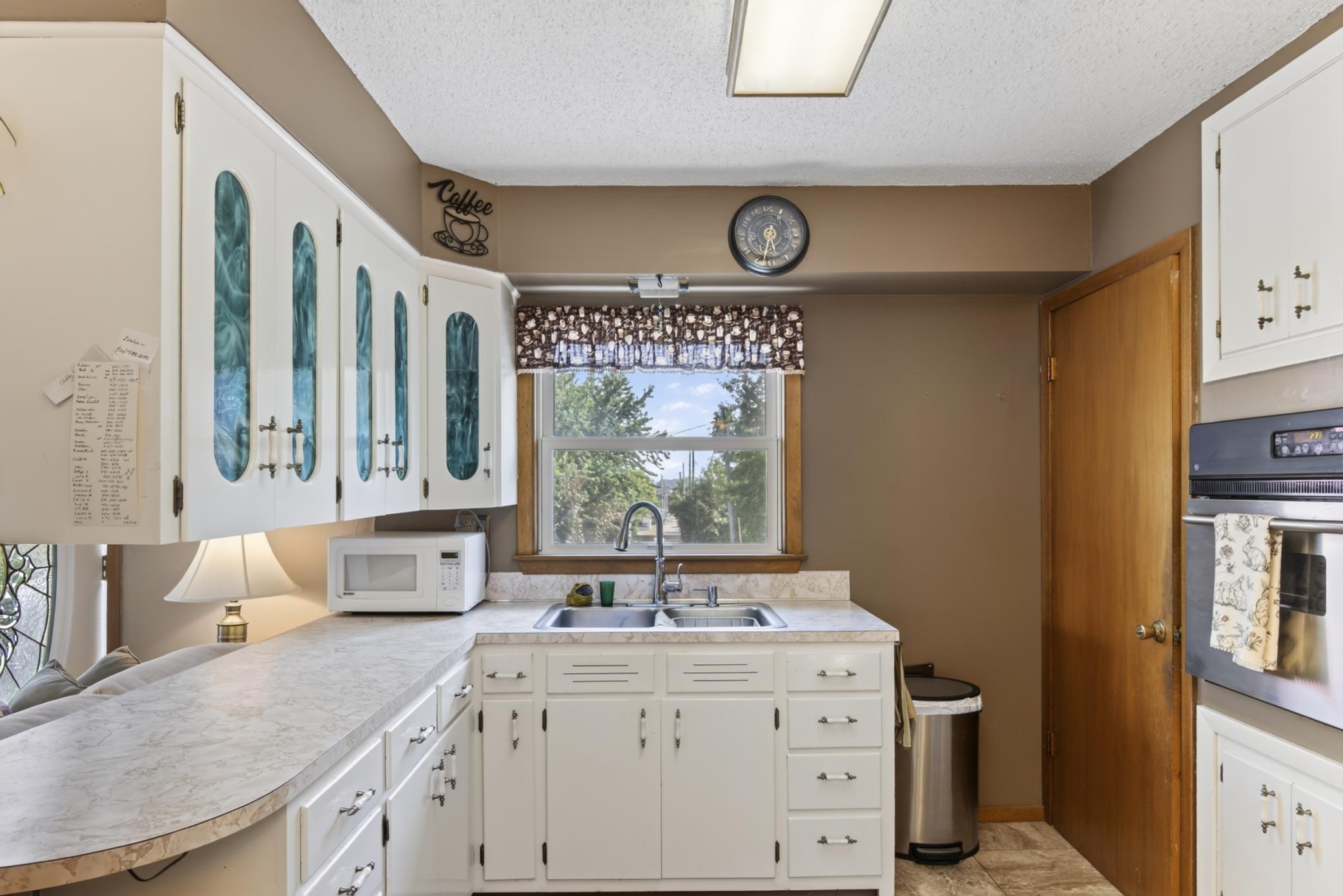 436 8th Street NW, Valley City ND 58072 - Photo 10 of 43