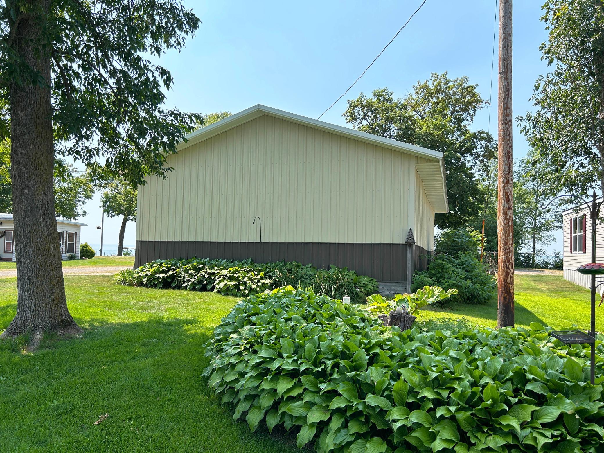 1993 single family home for sale at 20429 326th Avenue, Unit 23 in Isle, MN — 3 bed, 2 bath (photo 31 of 41)