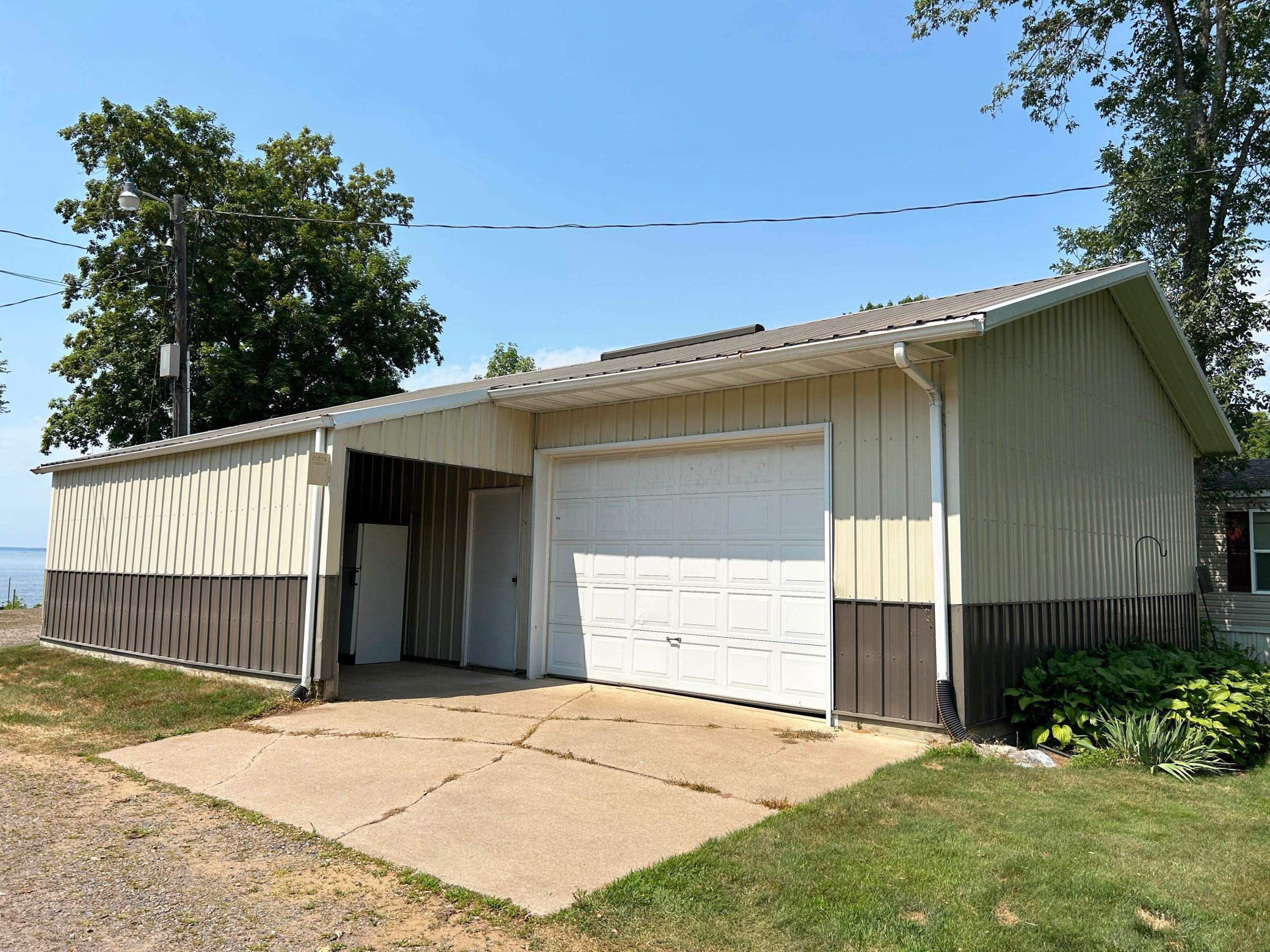 1993 single family home for sale at 20429 326th Avenue, Unit 23 in Isle, MN — 3 bed, 2 bath (photo 32 of 41)