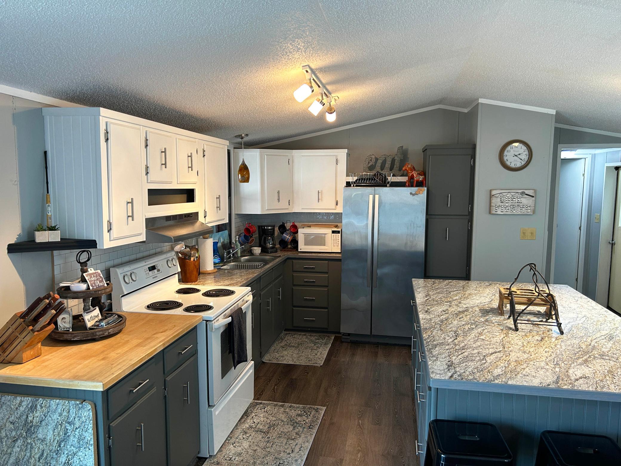 1993 single family home for sale at 20429 326th Avenue, Unit 23 in Isle, MN — 3 bed, 2 bath (photo 6 of 41)