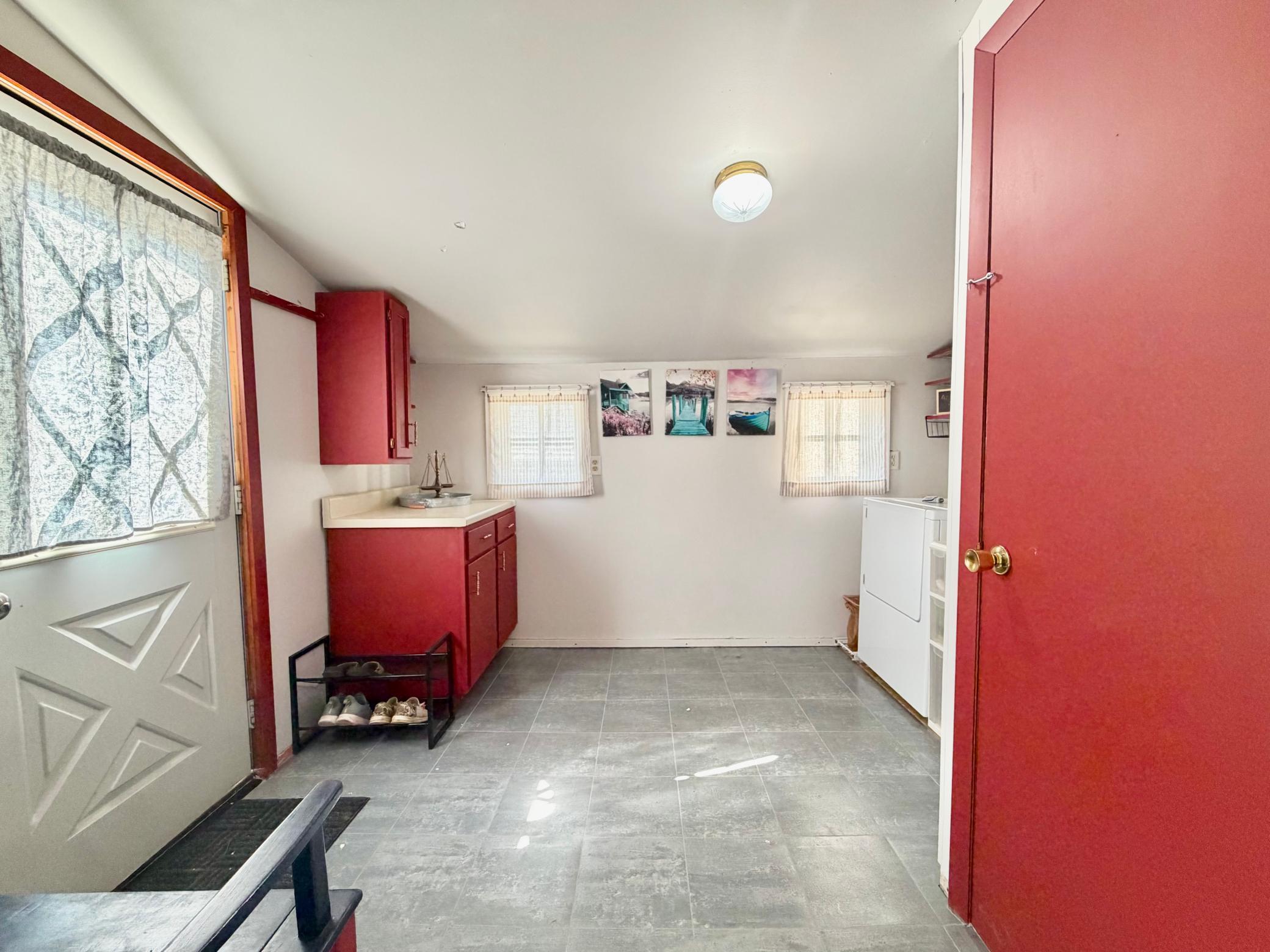 1970 single family home for sale at 205 1st Avenue NE in Brainerd, MN — 3 bed, 2 bath (photo 14 of 32)