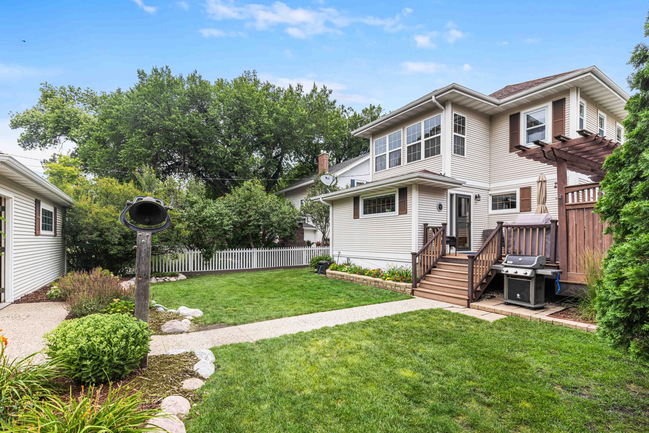 1205 6th Street S, Fargo ND 58103 - Photo 4 of 52