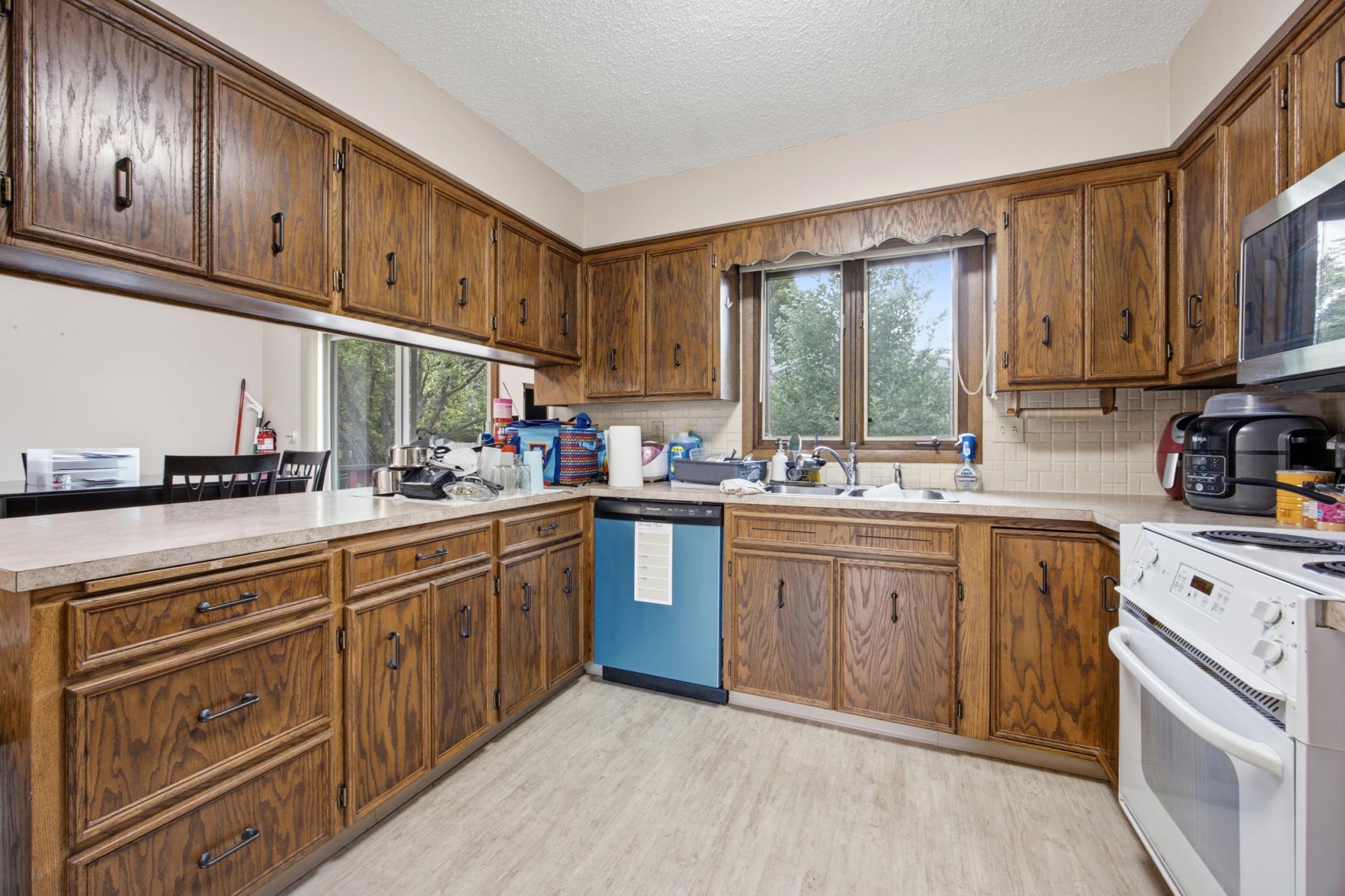 306 37th Avenue S, Moorhead MN 56560 - Photo 7 of 37